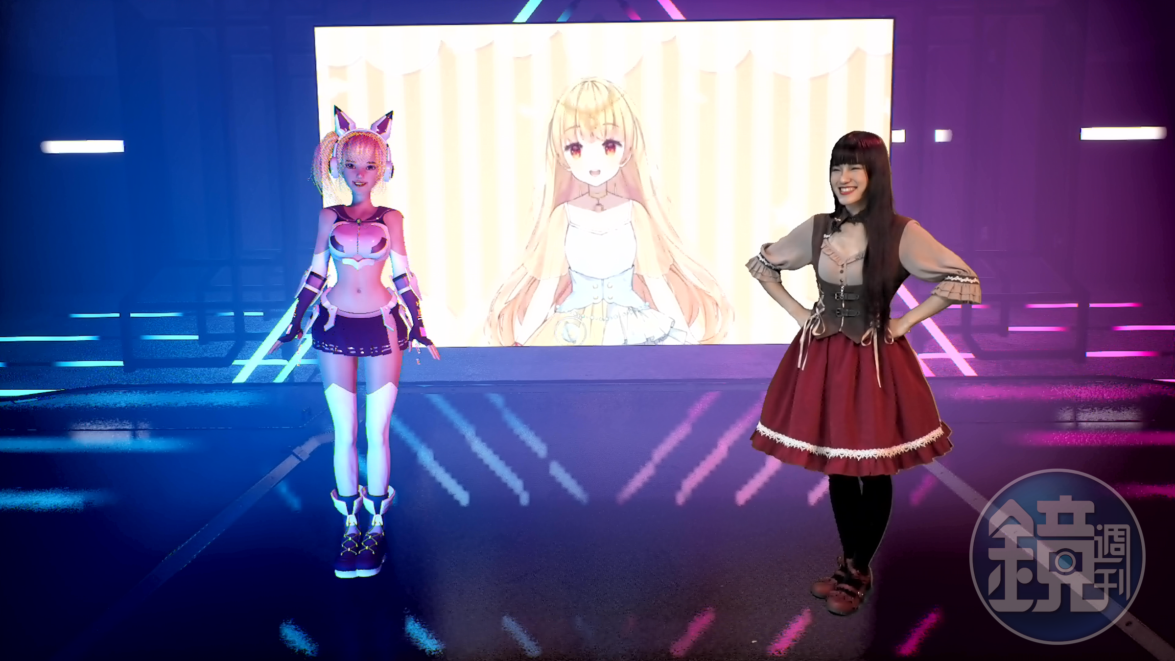 節目《阿宅跑起來》由知名coser孟凌（右）及VTuber Leina（左）共同主持，與全球13位VTuber進行互動訪談。（霹靂國際多媒體提供）