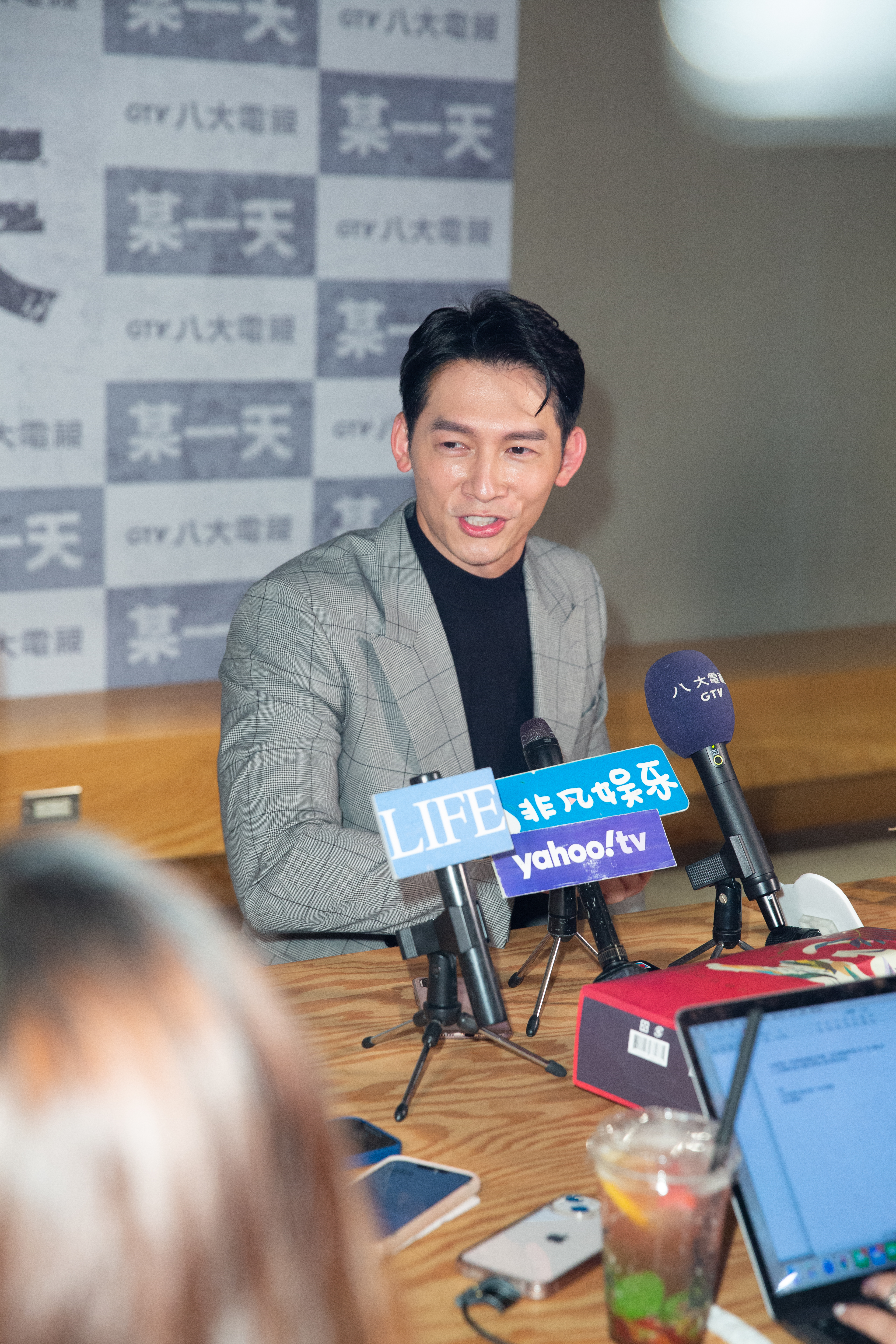 聽到劇中車勝元有「不舉」症狀，溫昇豪笑說：「他沒認識的藥商吧。」