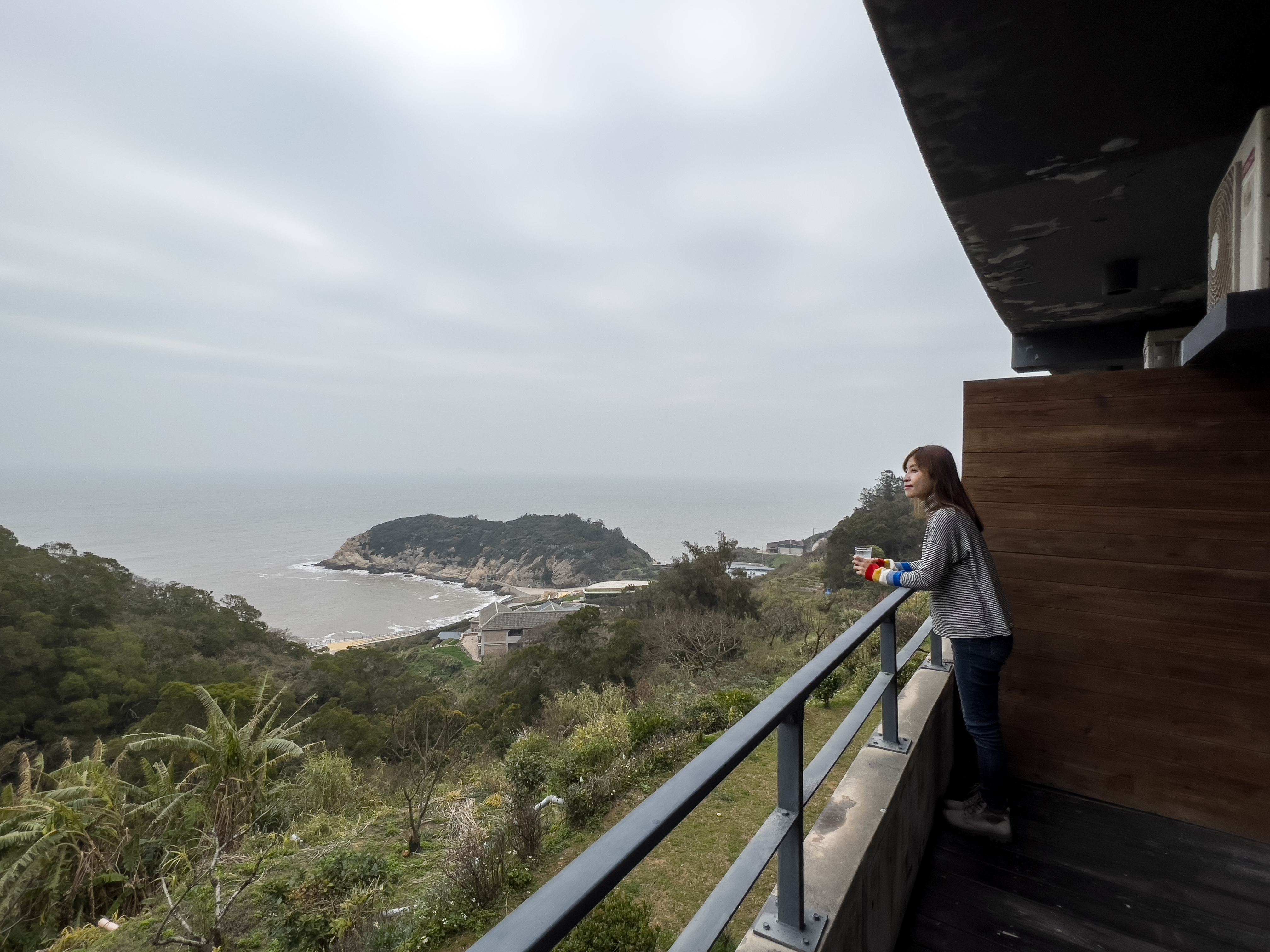 面海的客房盡攬青山與大海，入住於此是無盡享受。