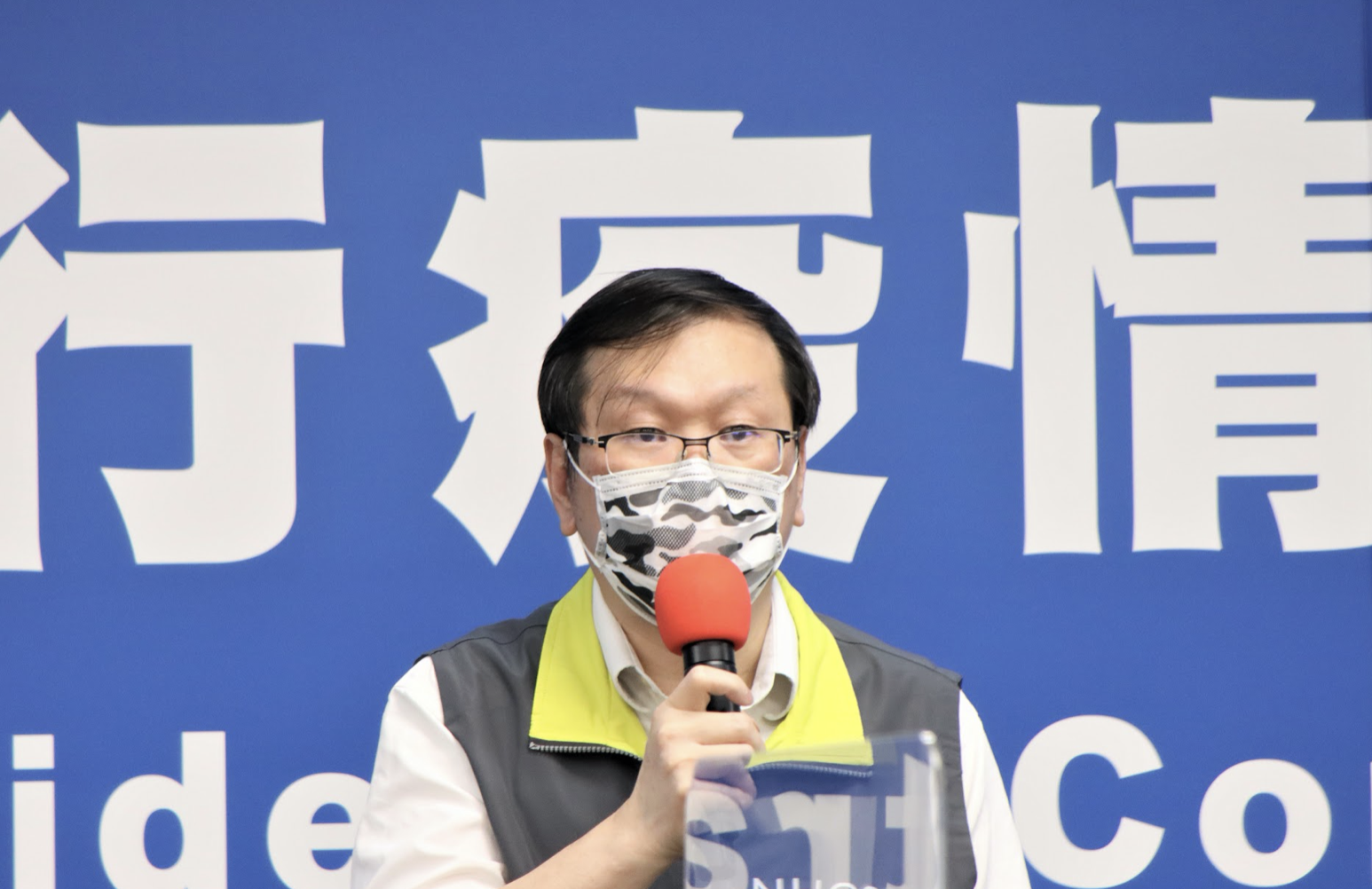 指揮中心發言人莊人祥指出，3例本土確診病例為台南2例、高雄1例，都與遊覽車群聚相關。（資料照，指揮中心提供）