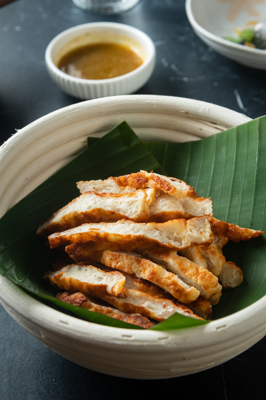 「旗魚黑輪」搭配香茅檸檬醬,直接從高雄接軌泰國,風味熱帶到底。(280元/杯)