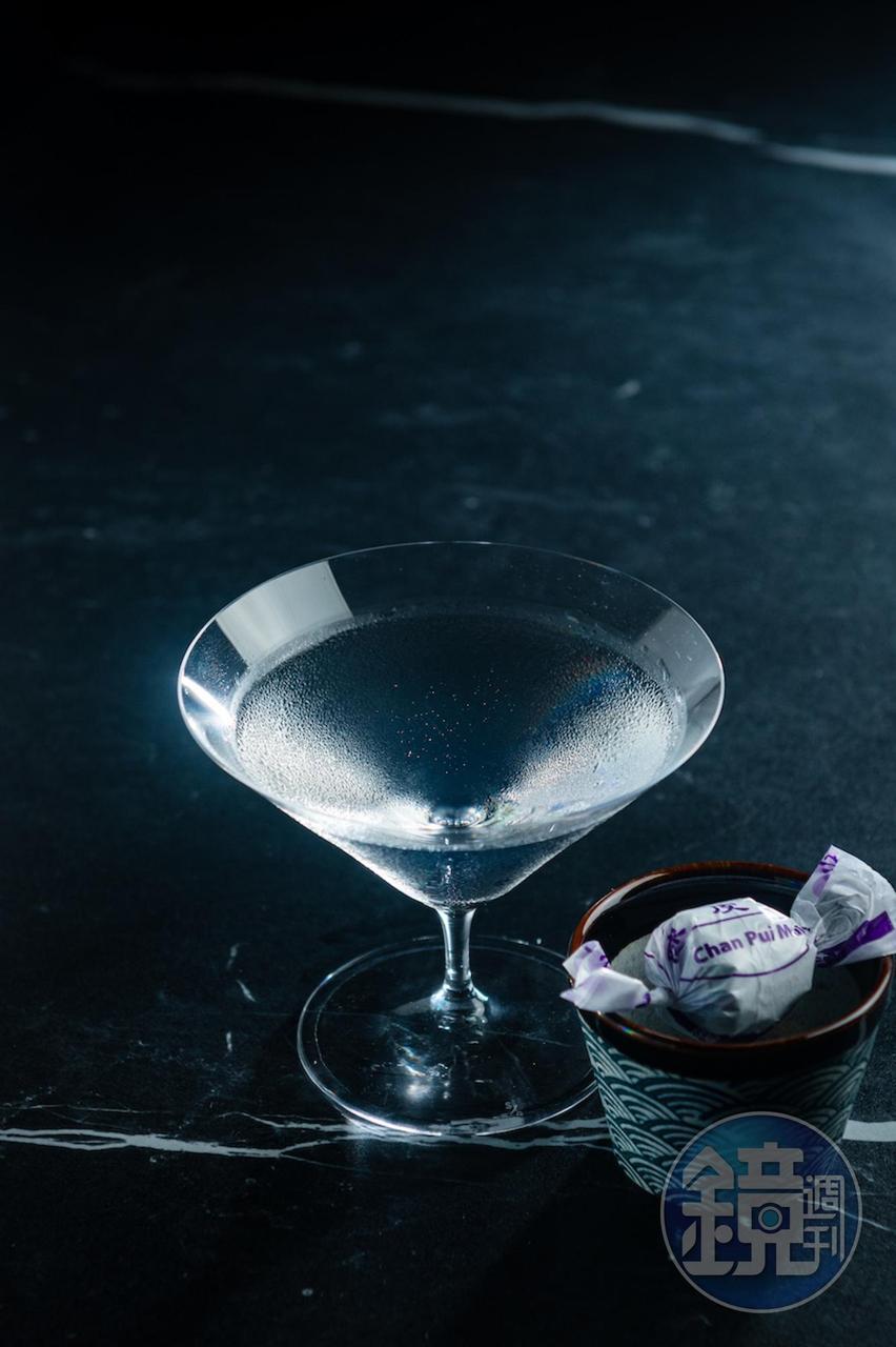 「三鳳中街」酒感稍強,帶有蜜餞香氣。(400元/杯)