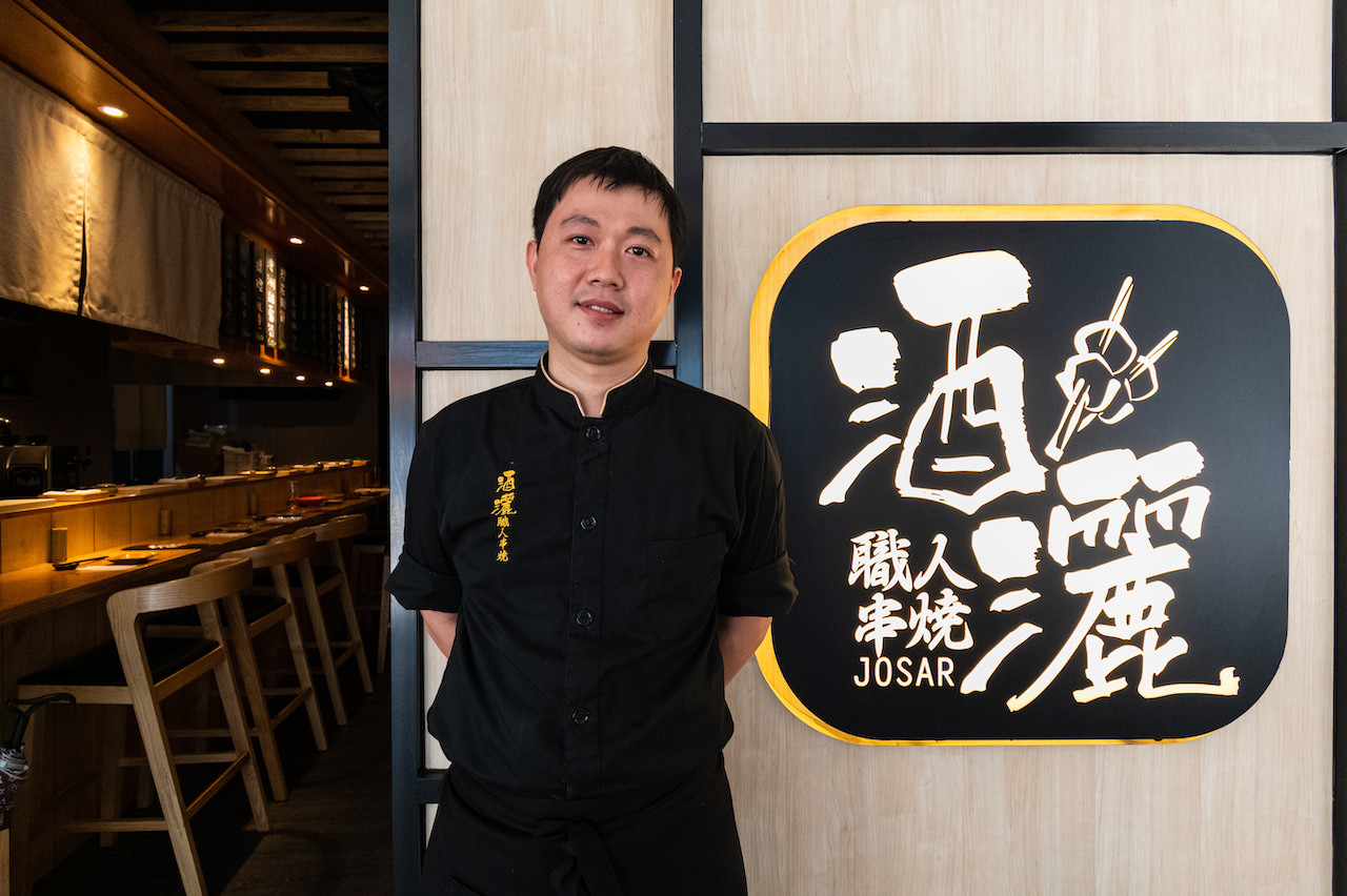 餐間總是專注於炭烤工作的主廚林高毅，講起串燒奧義充滿熱情。