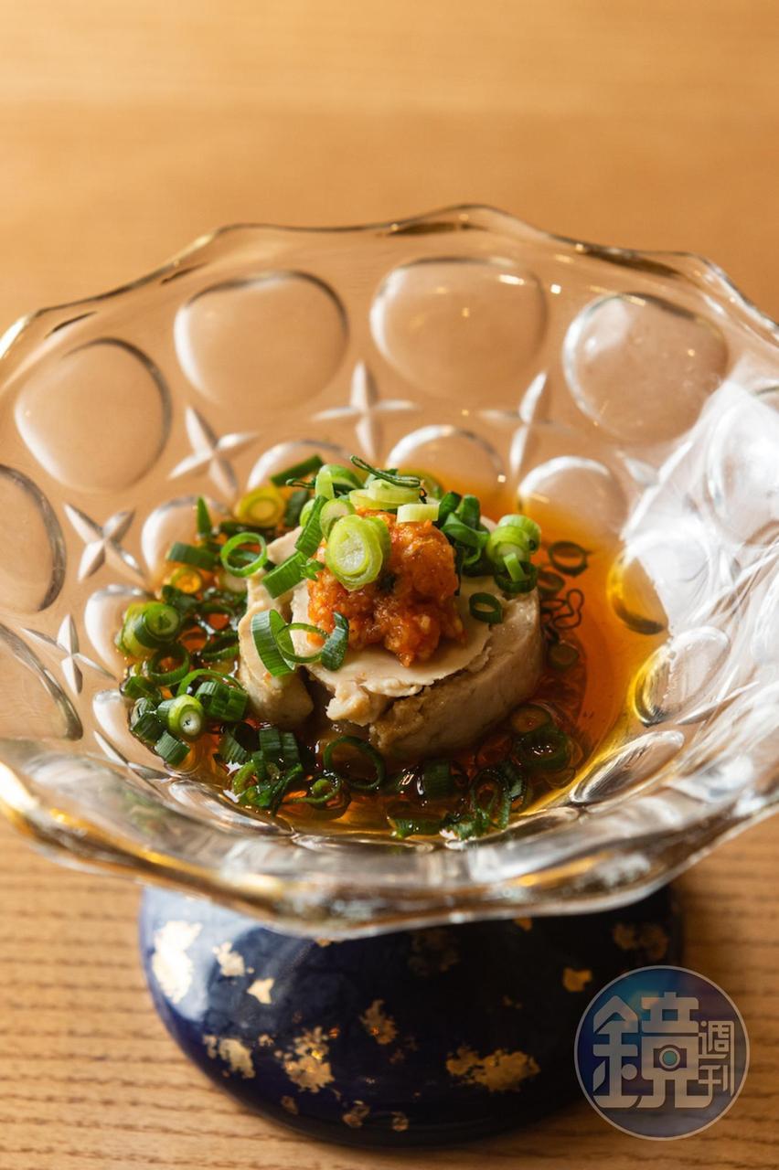 「鮟鱇魚肝水果酢」濃郁滑口帶圓潤酸味。(2,680元套餐菜色)