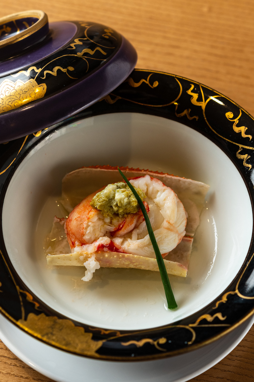 蒸物「鮮蒸活松葉蟹」鮮甜細緻。（2,680元套餐菜色）