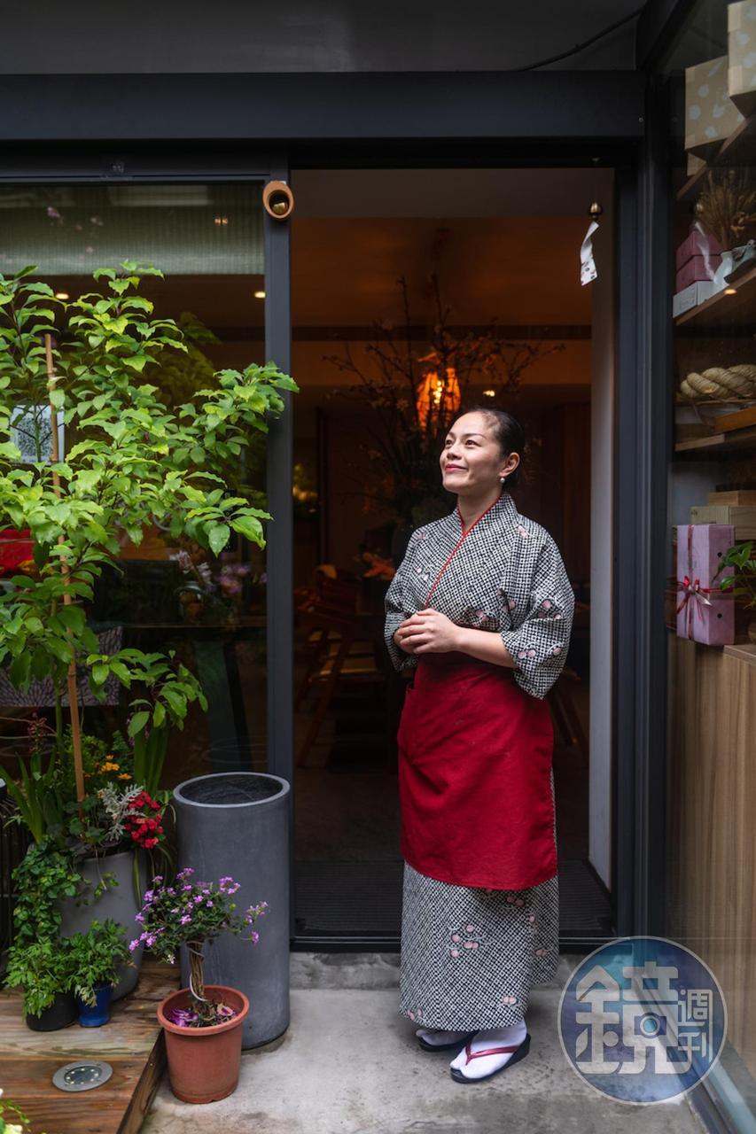 林珮緹結合花藝、料理、水果選品及甜點，打造獨樹一幟的甘味茶屋。