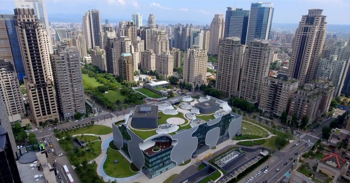 七期不管是公部門或建商的建築外觀，一棟要比一棟講究國際規格的基因，讓臺中推向成為亞洲最美的城市中心區。