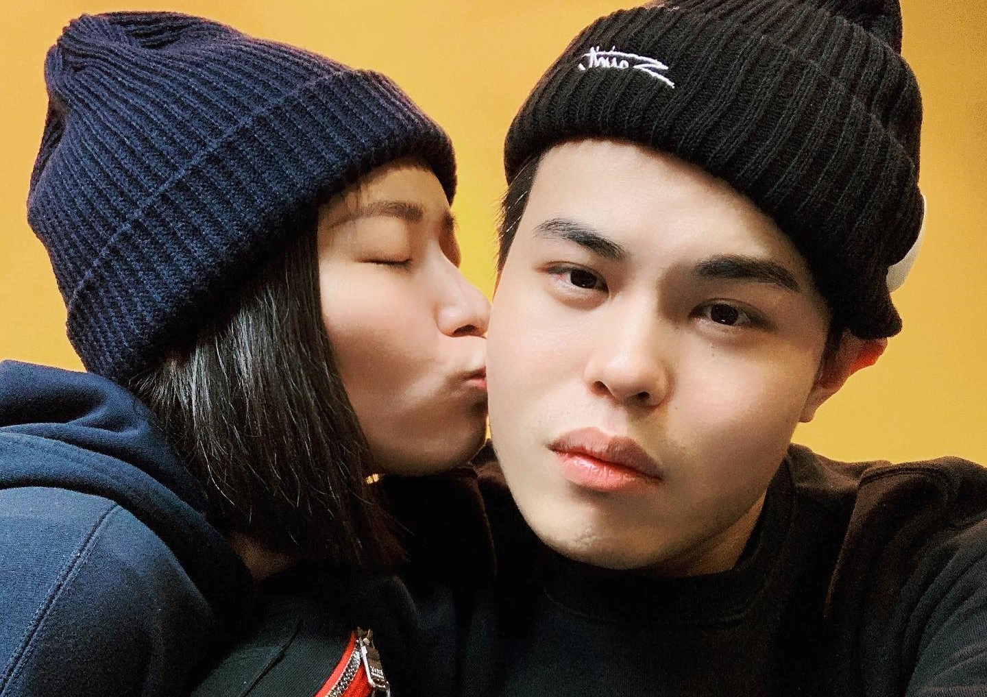 聖結石和老婆嘟嘟感情甜蜜。（翻攝自聖結石臉書）