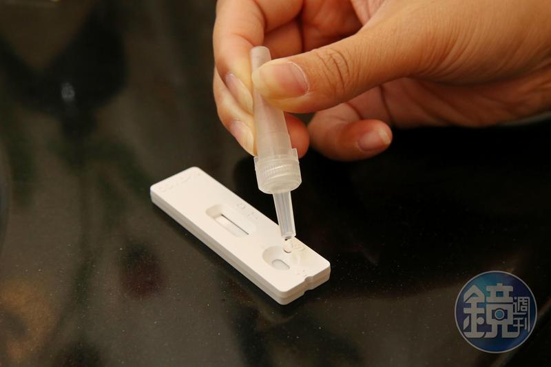 近期赴醫院PCR篩檢人潮湧現，指揮中心今天公布，無症狀者需快篩陽性，才可進行PCR檢測。（示意圖，本刊資料照）