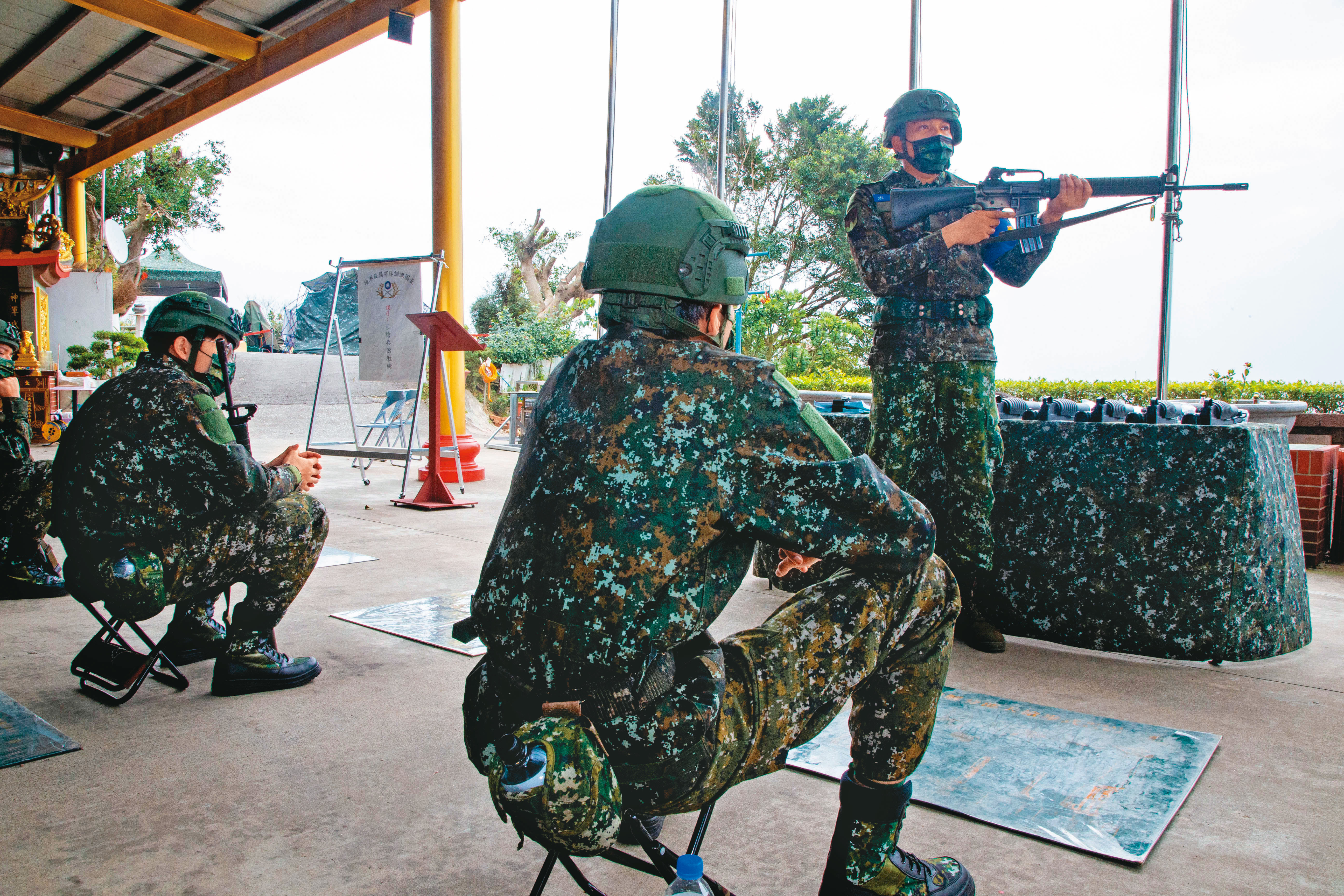 烏俄戰爭成了殷鑑，台灣社會要建立「民防機制」，現行軍事體制也應設法調整，加強民防與國防，兩面備戰。（國防部提供）