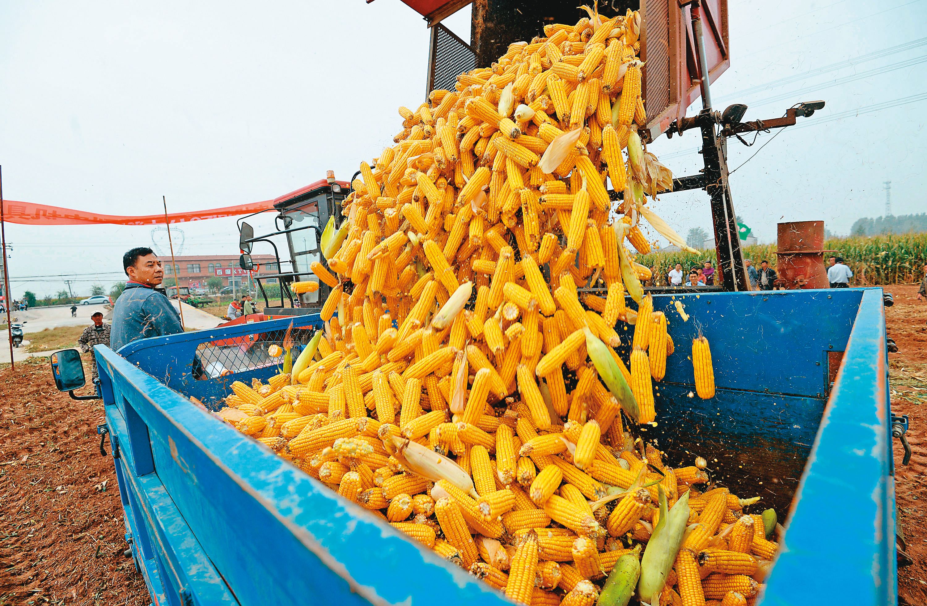 過去1週，大宗商品價格出現驚人漲幅，全球通膨問題恐更嚴峻。（東方IC）