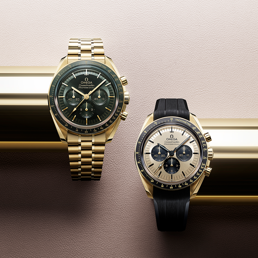Speedmaster Moonwatch Moonshine™Gold同軸擒縱42毫米大師天文台計時腕錶，建議售價NT$1,138,000（左）、NT$ 863,000（右）。