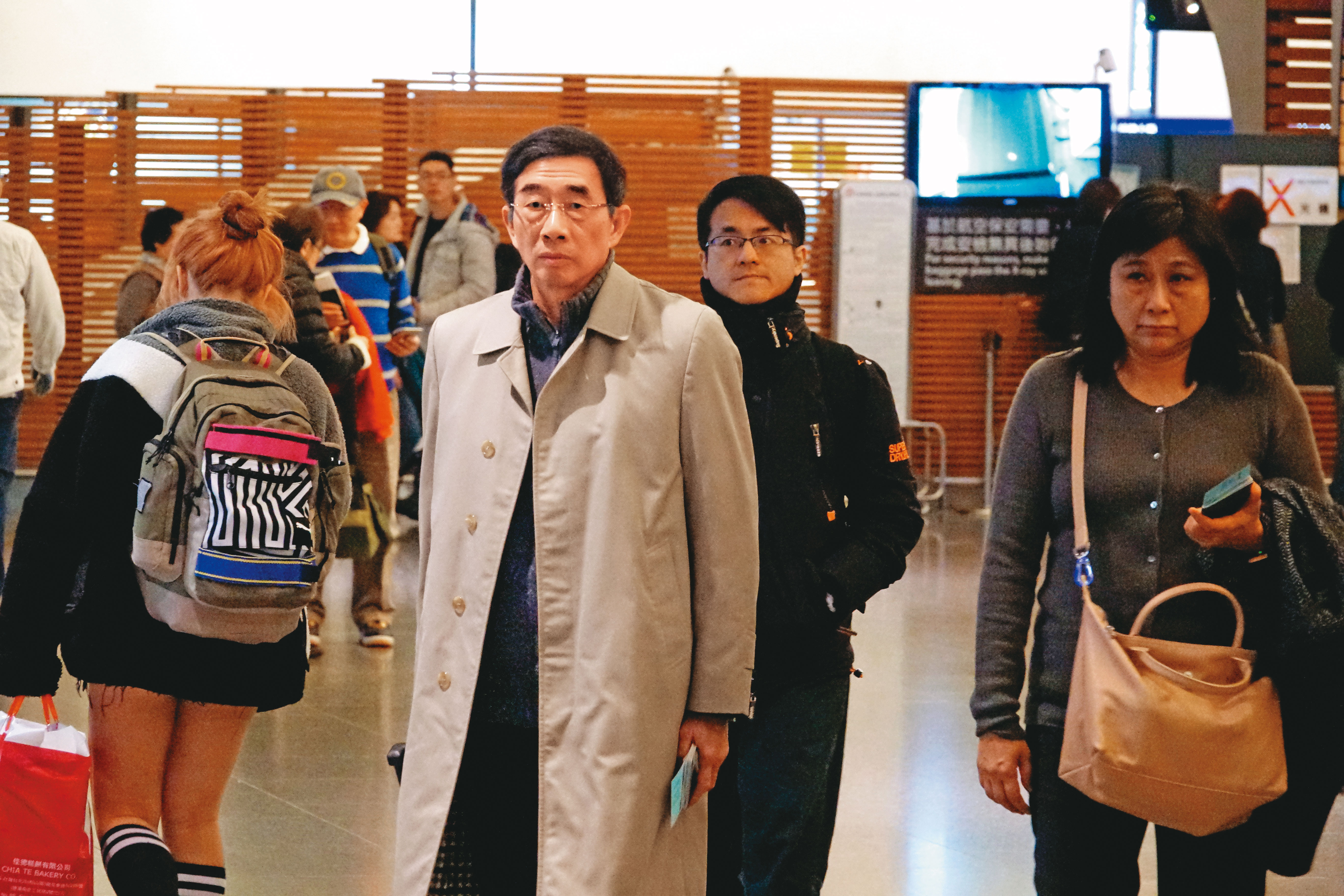 張榮發逝世後，長榮集團由大哥張國華主導，現被弟弟張國政攻下長榮國際。