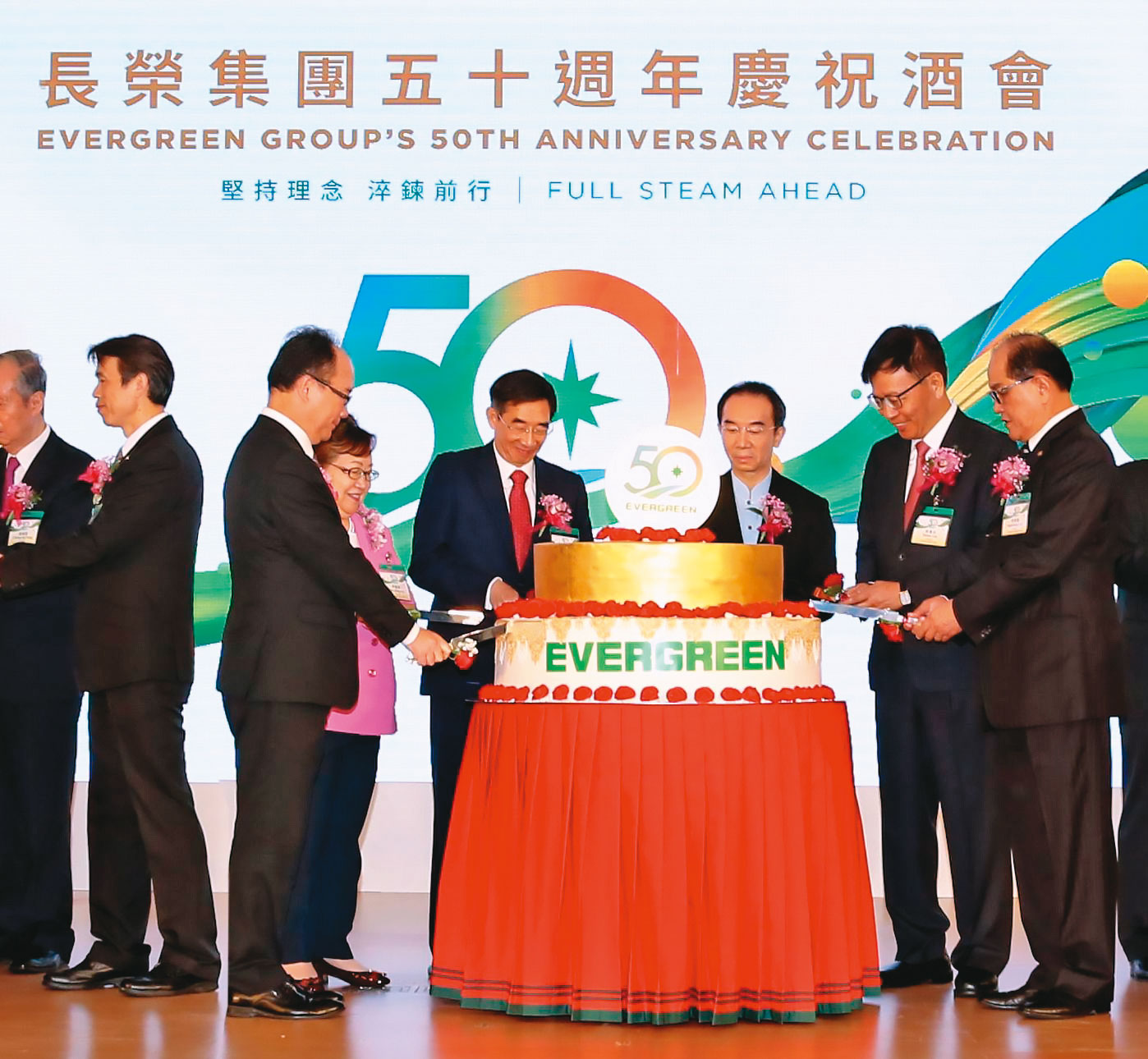 2018年長榮集團50週年慶時，張國華跟張國政聯袂出席同賀，隨著2派競爭越演越烈，此情此景短期內恐難再見到。