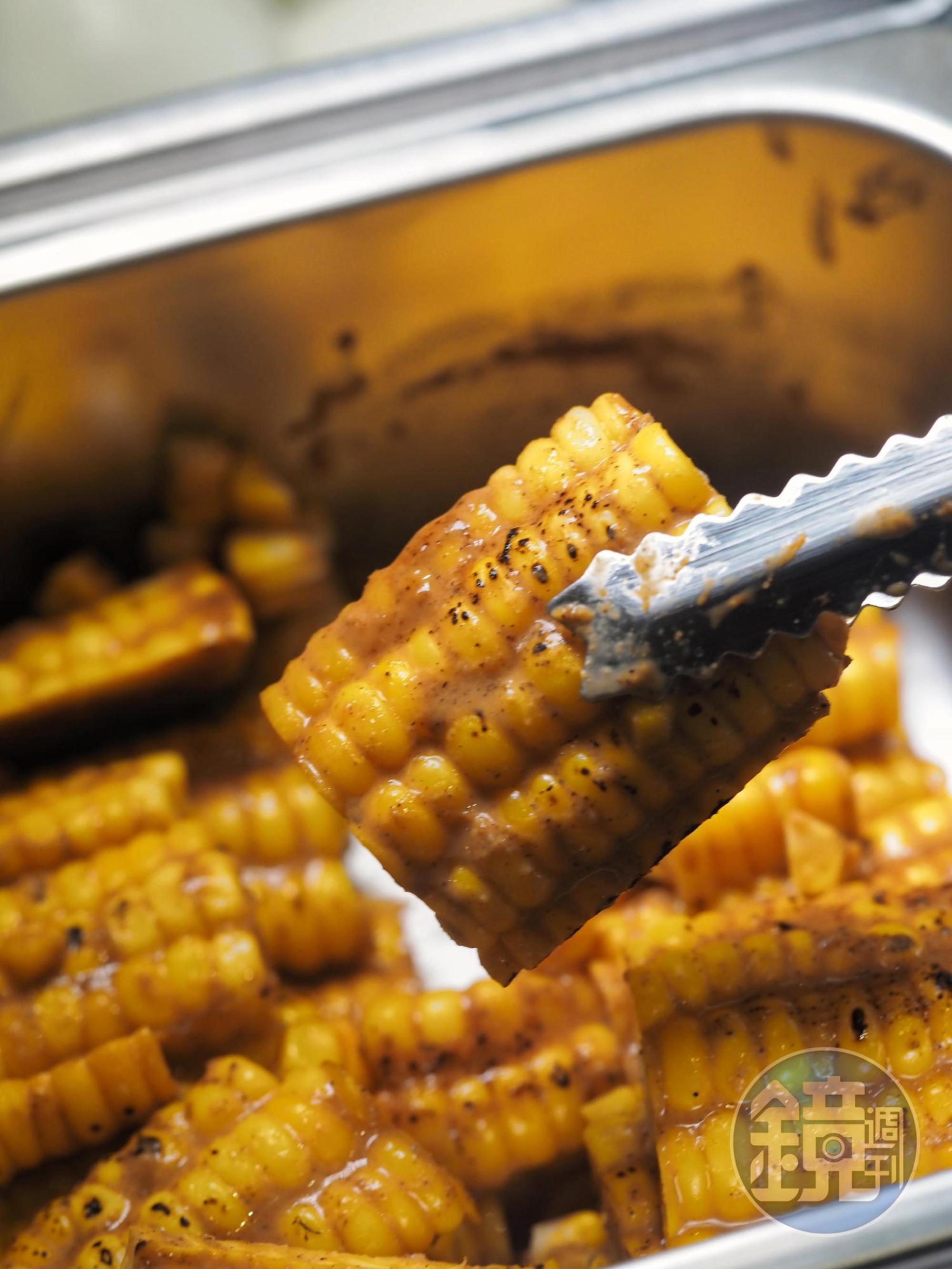 「BBQ風味烤玉米」同樣是台北店限定，甜鹹醬汁讓人想起夜市烤玉米。