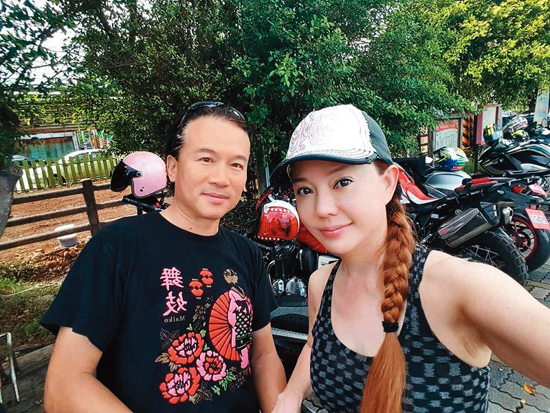 孫鵬婚也曾傳過緋聞，不過狄鶯非常強勢。（翻攝狄鶯臉書）