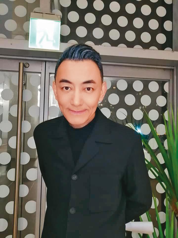 徐亨曾欠債2億，但後來努力工作給大家看。（翻攝徐亨臉書）
