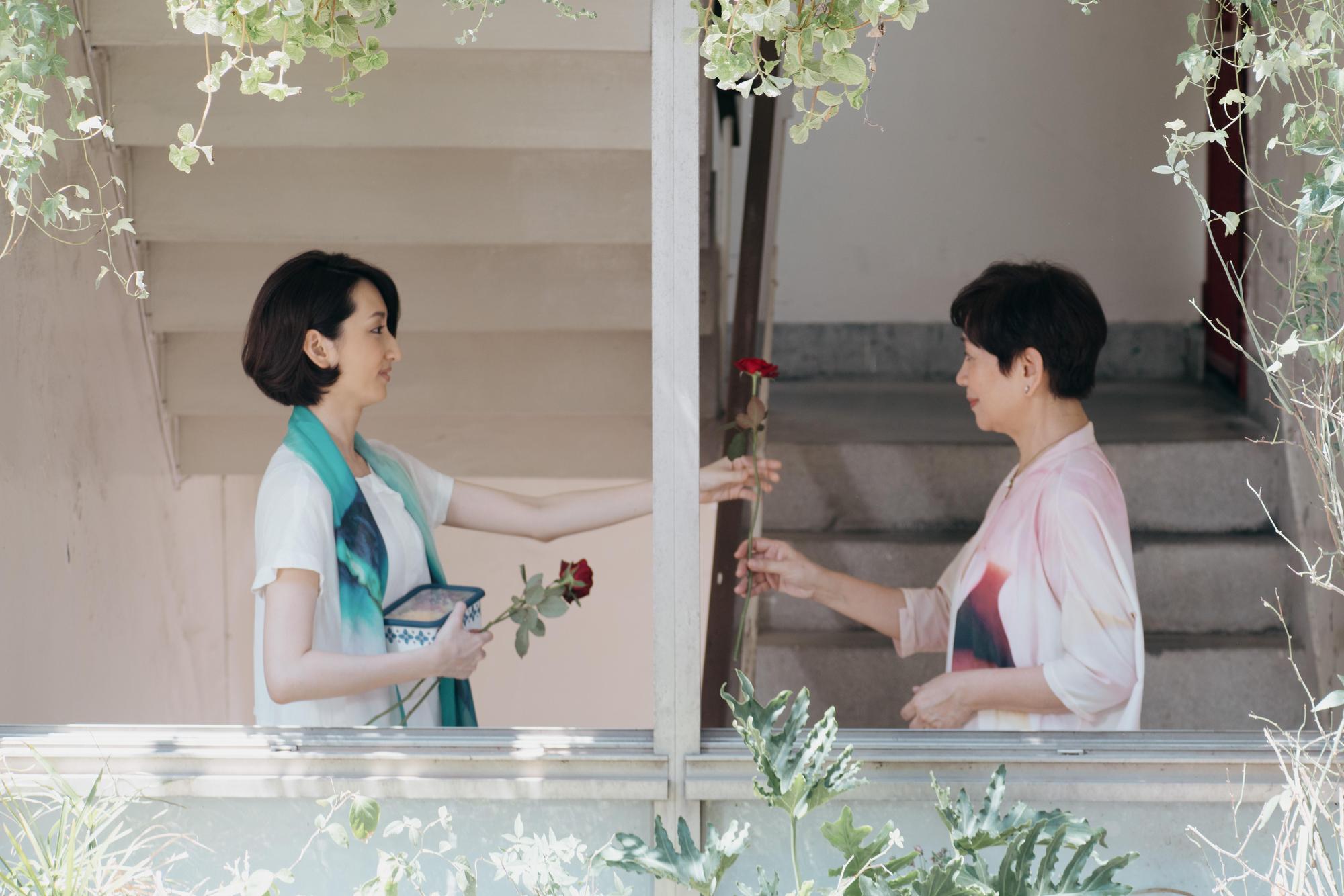 柯佳嬿與鮑起靜演母女，兩人對手戲十分感人。（双喜提供）