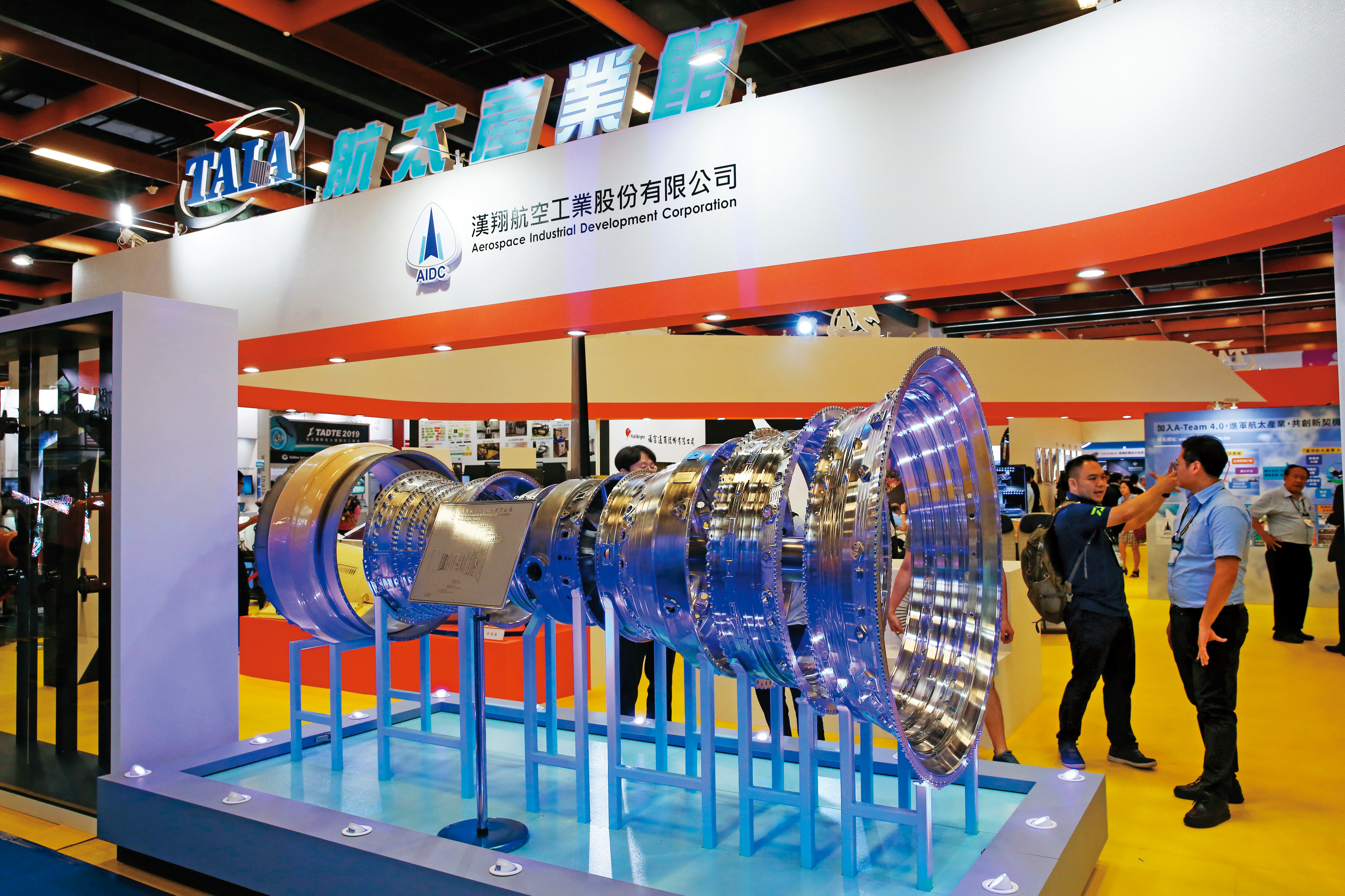 漢翔將戰鬥機引擎的核心技術延伸到沼氣發電,扮演系統整合商角色,幫業主建置合適的案場。