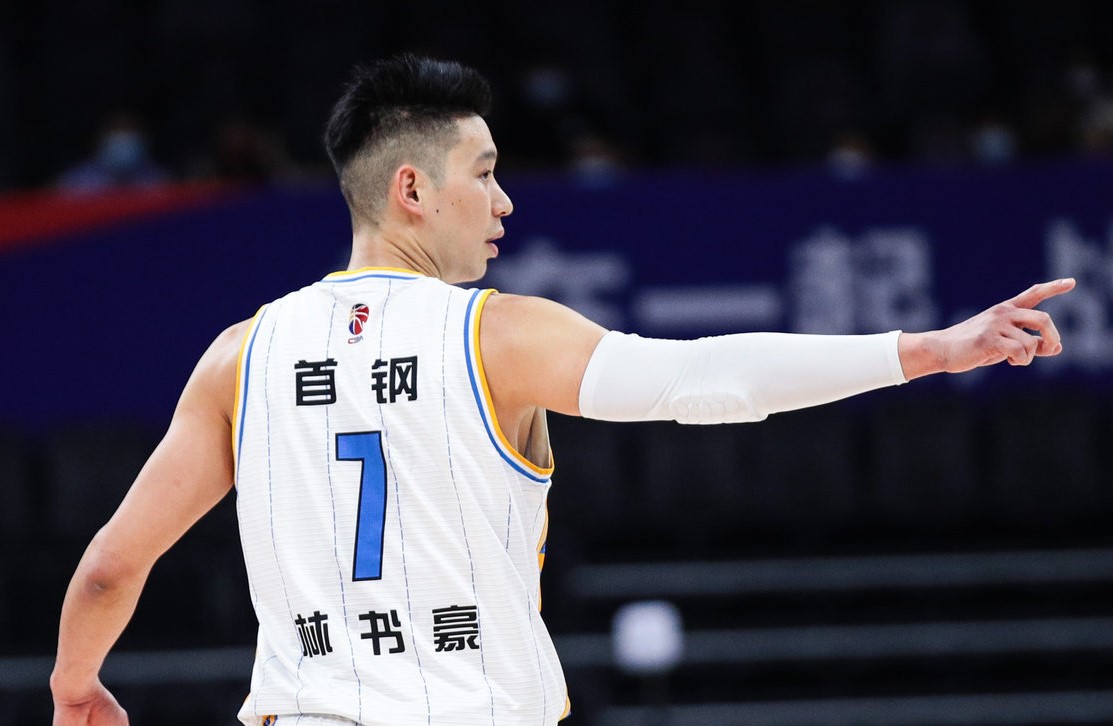 昨天北京首鋼對上山東西王的比賽，林書豪上場拿0分被中媒怒批「不具備外援實力」。（翻攝自北京首鋼微博）