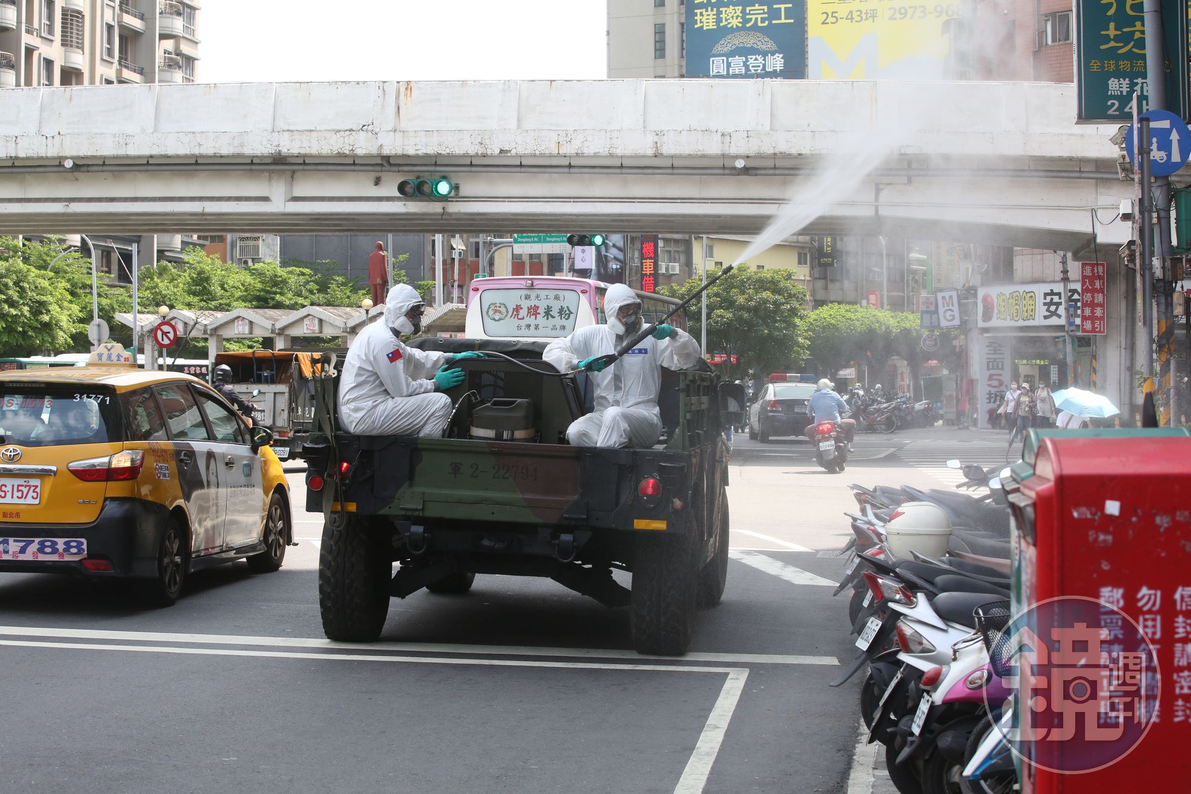 遊覽車宮廟團衍生再添3例及1名暫列境外移入的印度男，台南及台北市府公布確診者足跡。（本刊資料照）