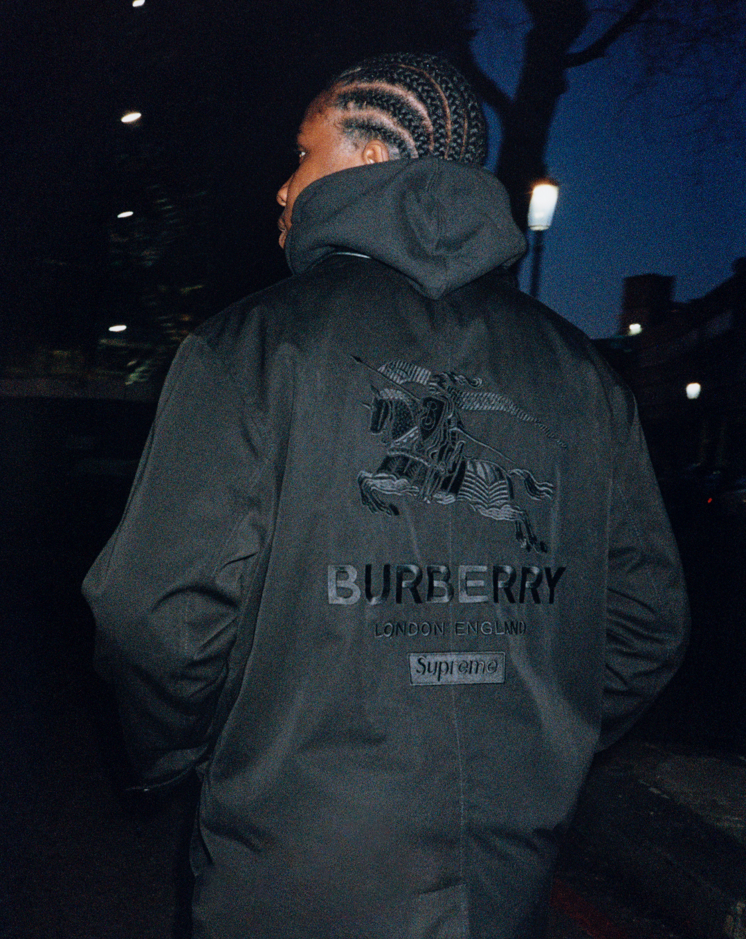 Burberry的經典騎士圖騰標誌，是聯名系列的重點。（Burberry提供）