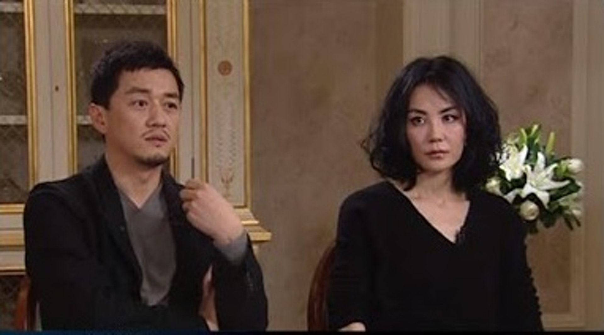 王菲每段感情都是轟轟烈烈，不是為愛拋下事業與自尊，就是復出開唱挽救李亞鵬的生意。（微博圖片）