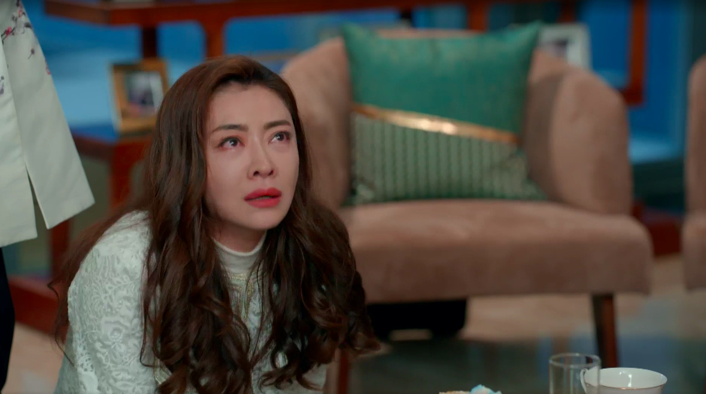 《家族榮耀》熊黛林情緒崩潰痛哭。(myVideo提供)