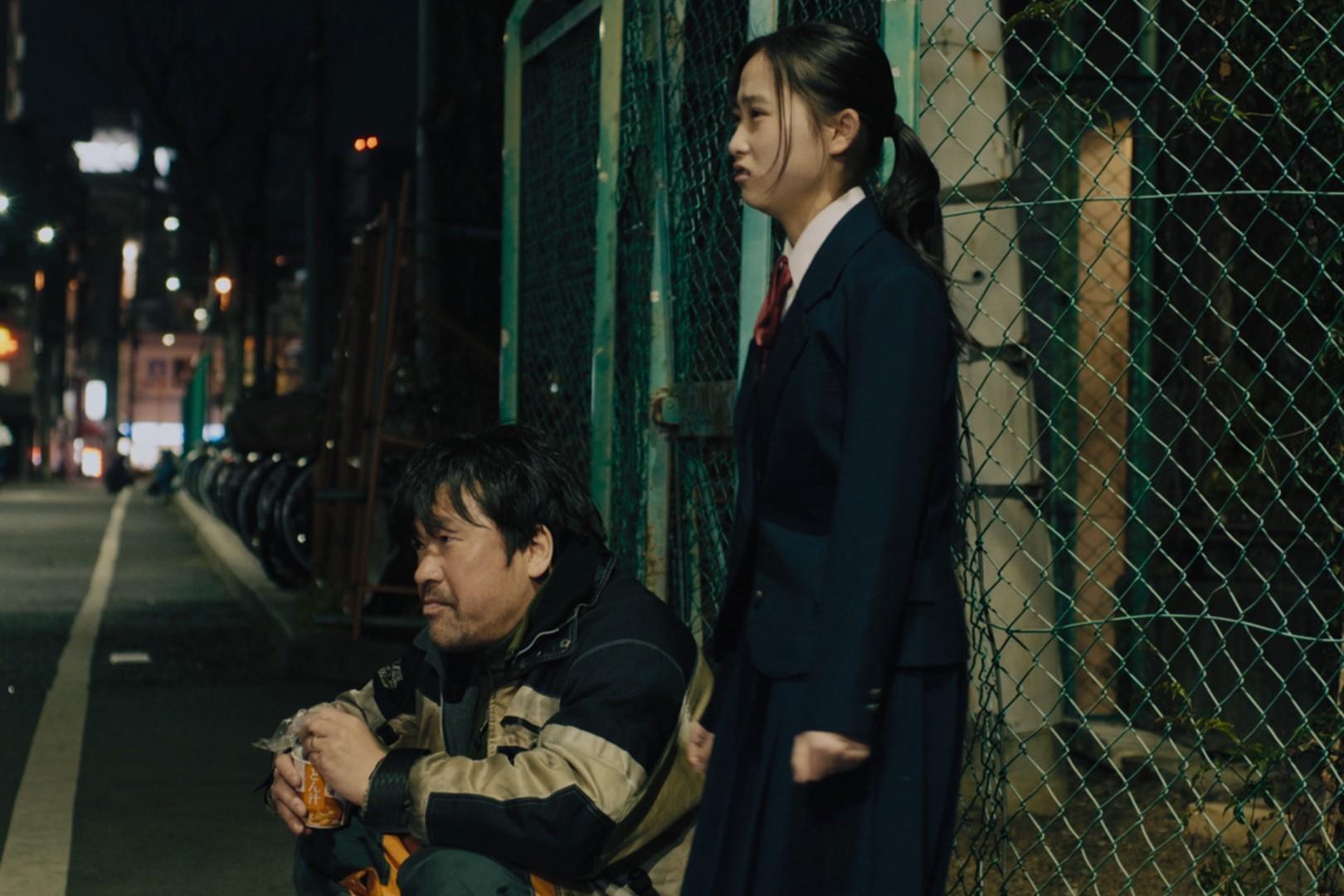 日本最強綠葉佐藤二朗(左)在《尋人啟弒》詮釋父親角色,該作品是《海角上的兄妹》導演片山慎三新作。(台北金馬影展執行委員會提供)