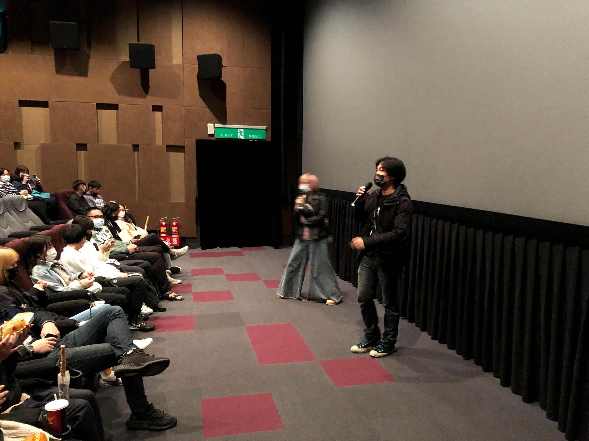 《咒》推出「八字輕」搶看場，吸引一大群年輕觀眾看片，導演柯孟融也出席了映後座談。（牽猴子提供）