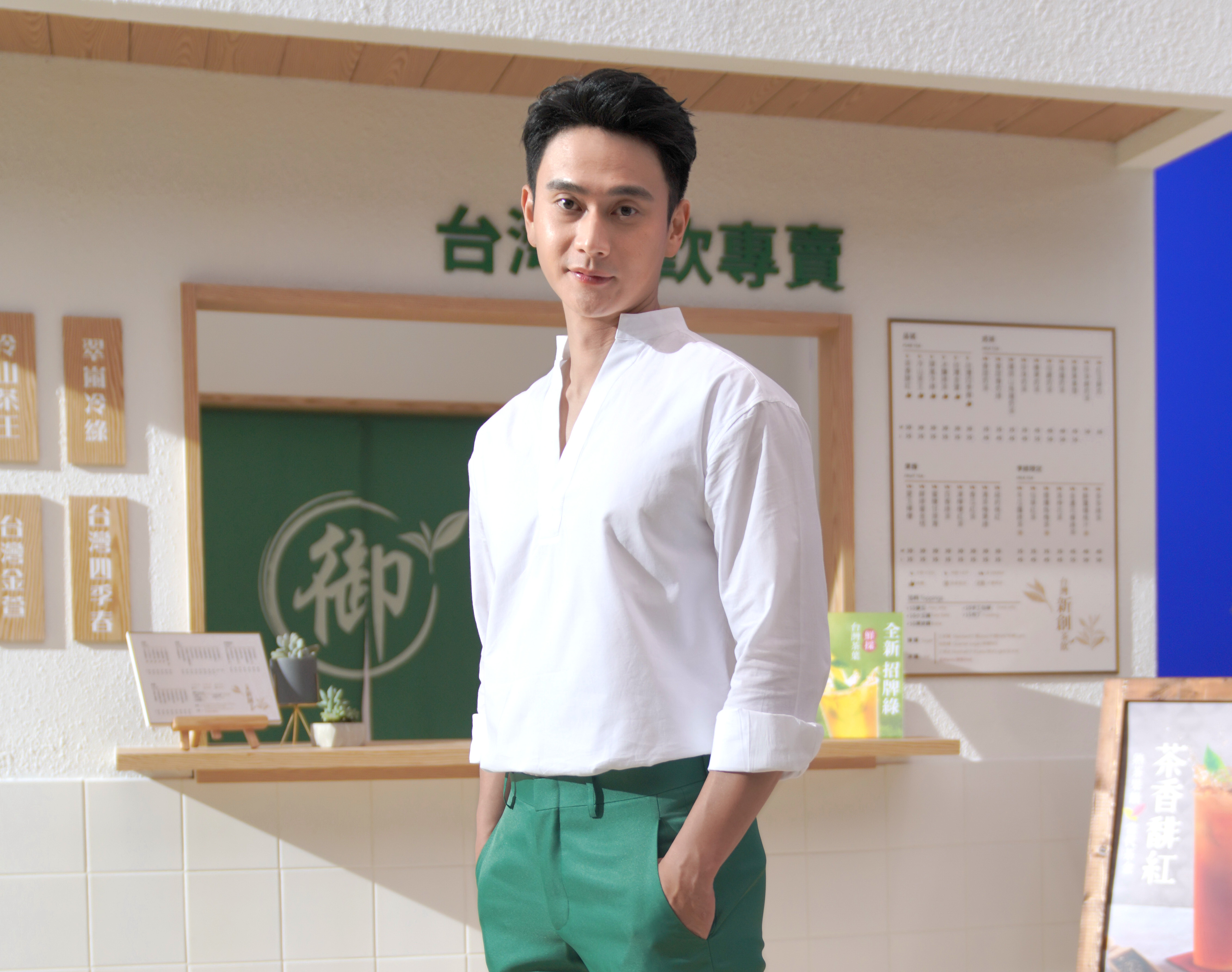 劉冠廷形象佳又有演技實力，今年開春即獲茶飲品牌選為代言人。（御茶園提供）