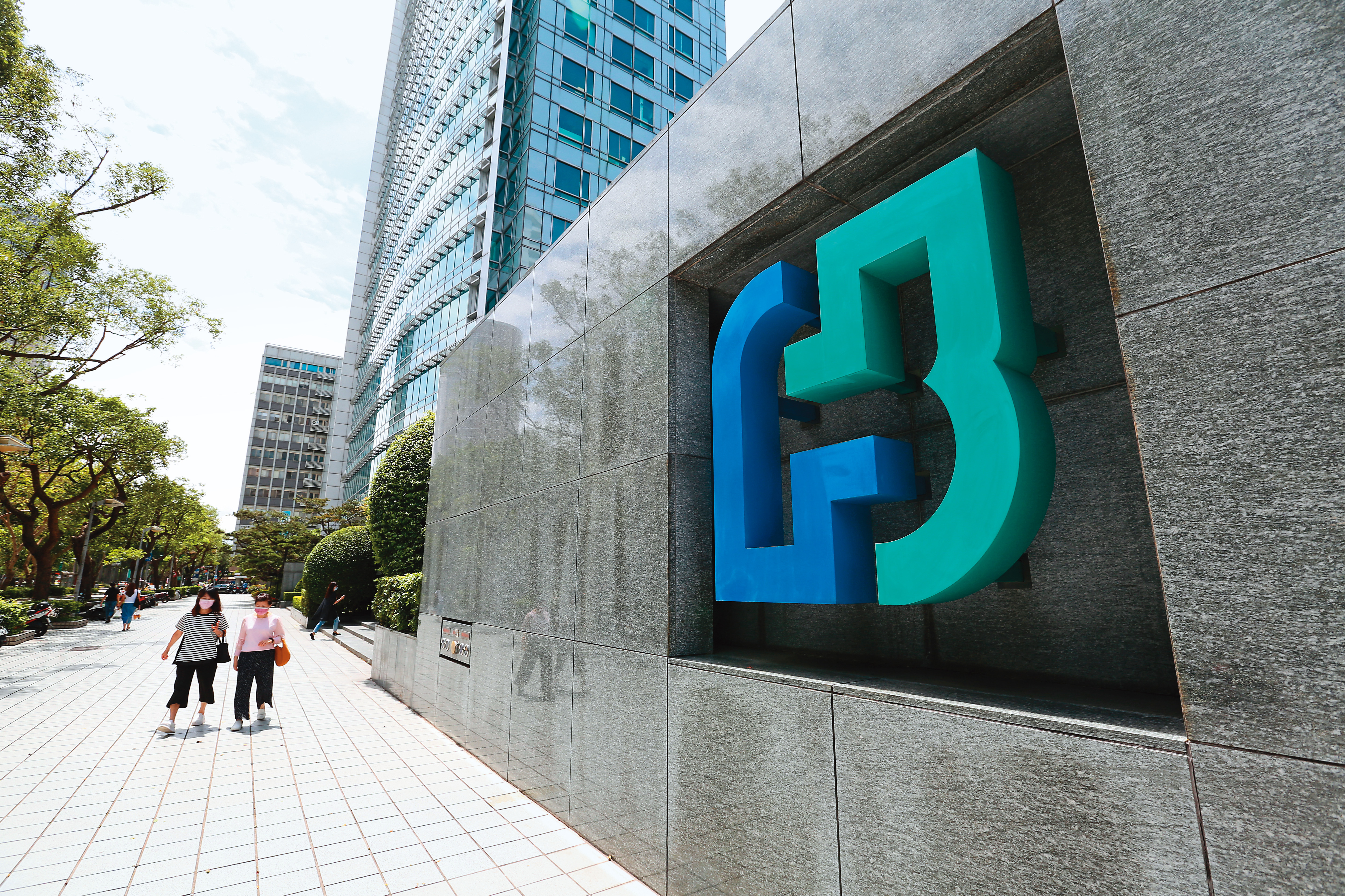 金融股是朱楚文長期領息標的，當中最看好獲利王富邦金。