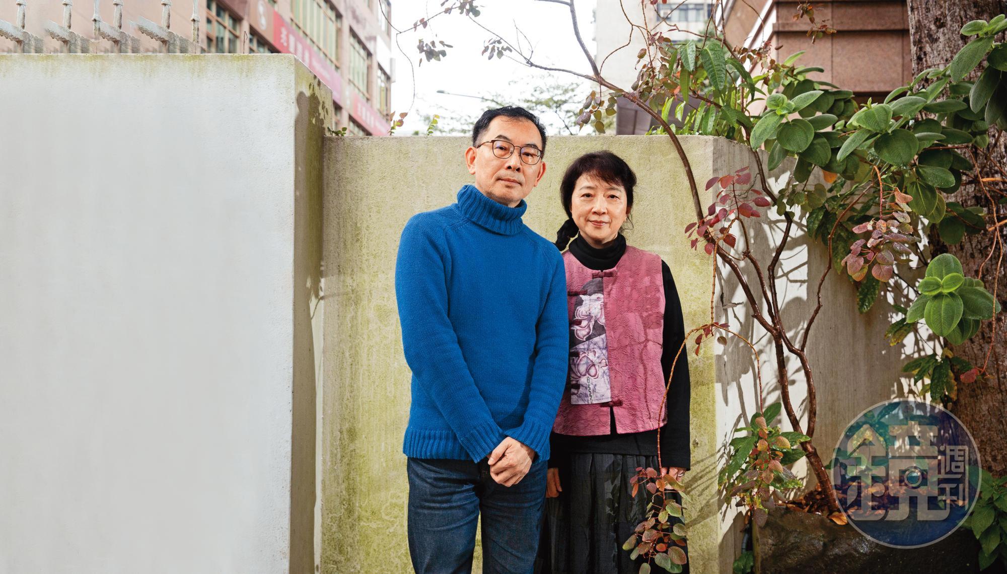 小說家朱天文（右）與林俊頴（左）是40年的好友，首度執導紀錄片各自面臨不同的挑戰。