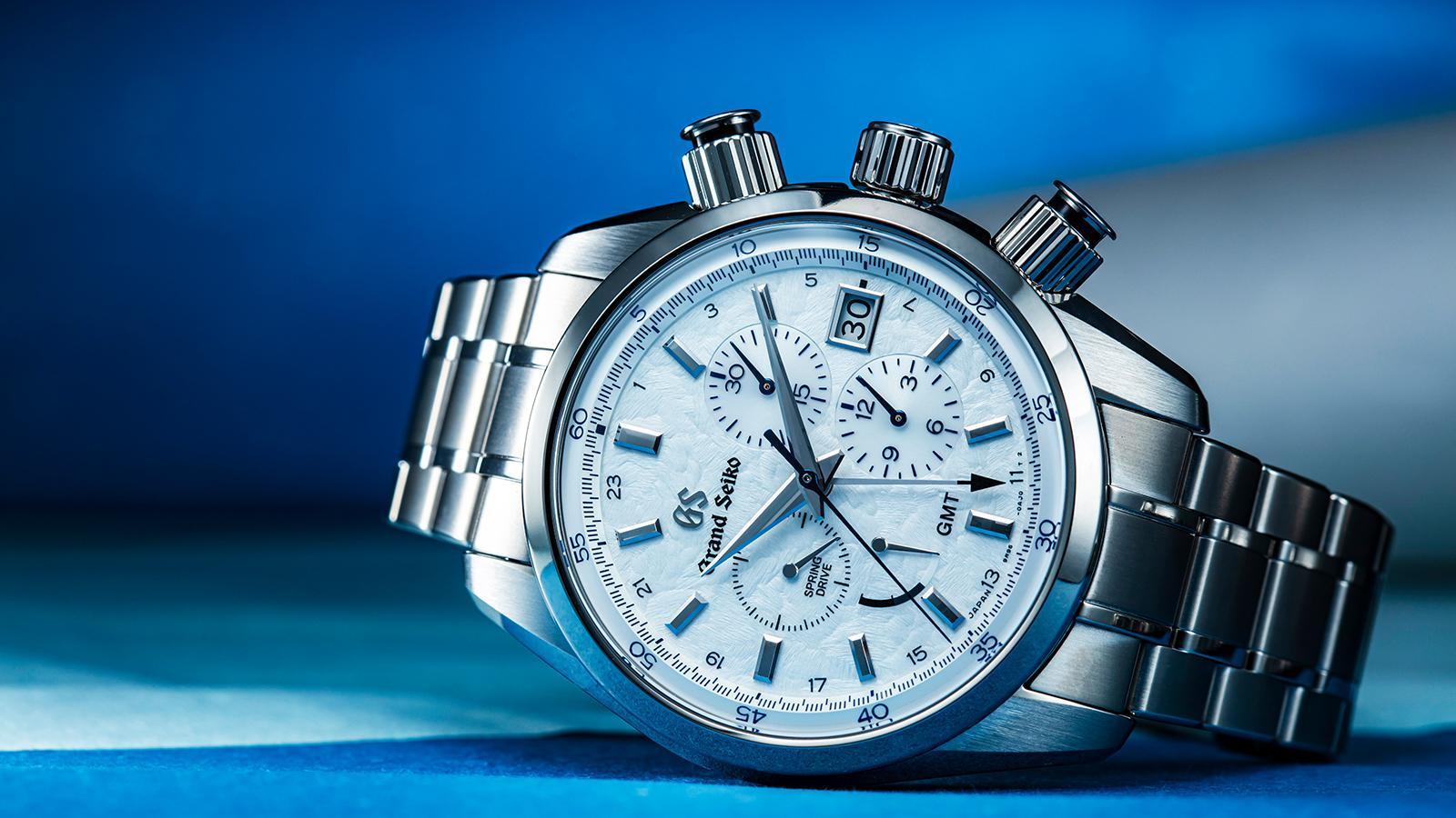 GRAND SEIKO 計時碼錶15週年紀念款｜SBGC247／錶徑43.5mm／白鈦材質／Spring Drive 9R96機芯／時、分、小秒、日期、動力儲存指示、計時碼錶功能／防水10氣壓（約100米）／建議售價：NT$ 320,000（全球限量700只）