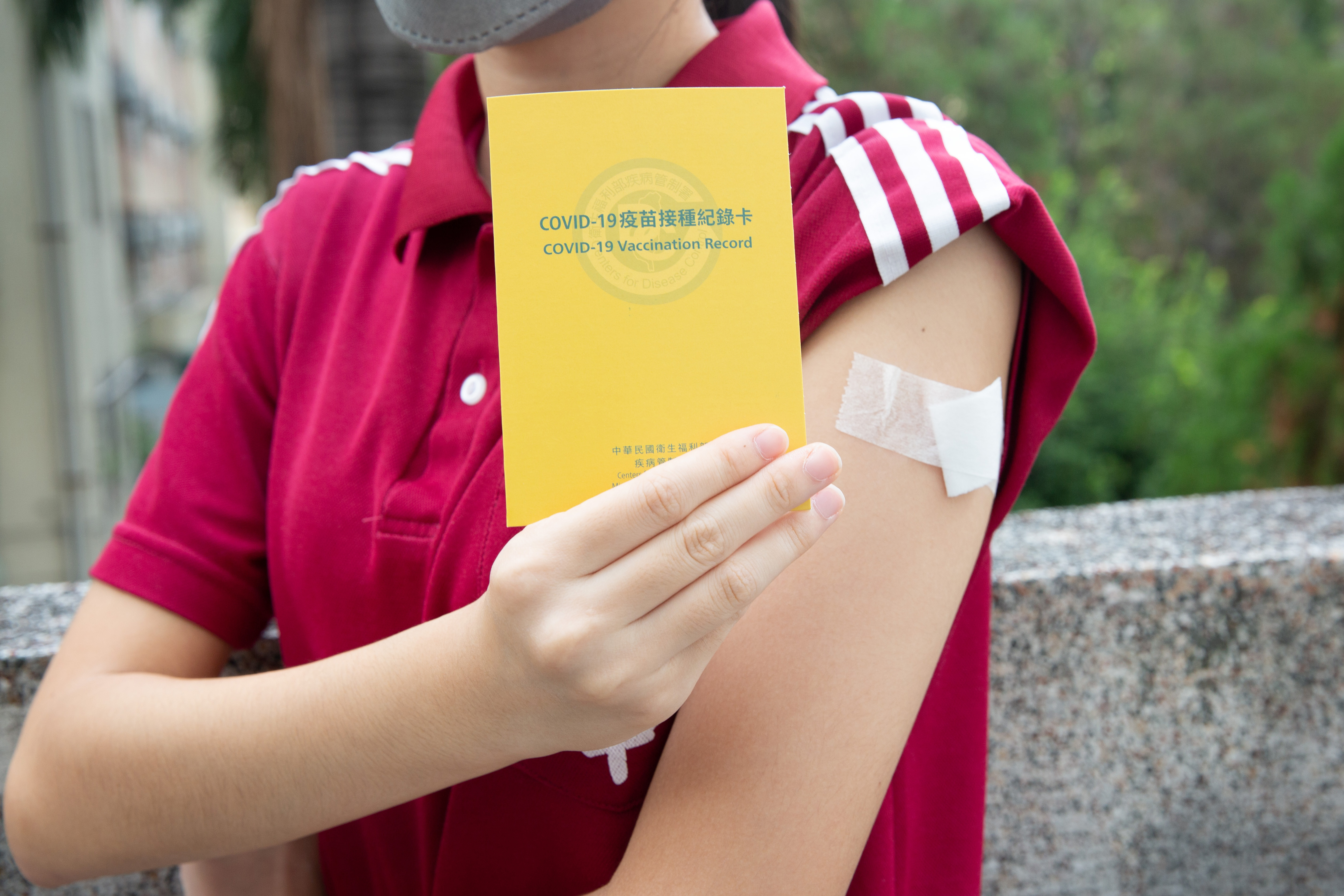 即日起，持台灣COVID-19疫苗接種證明入境菲律賓不用接受隔離。