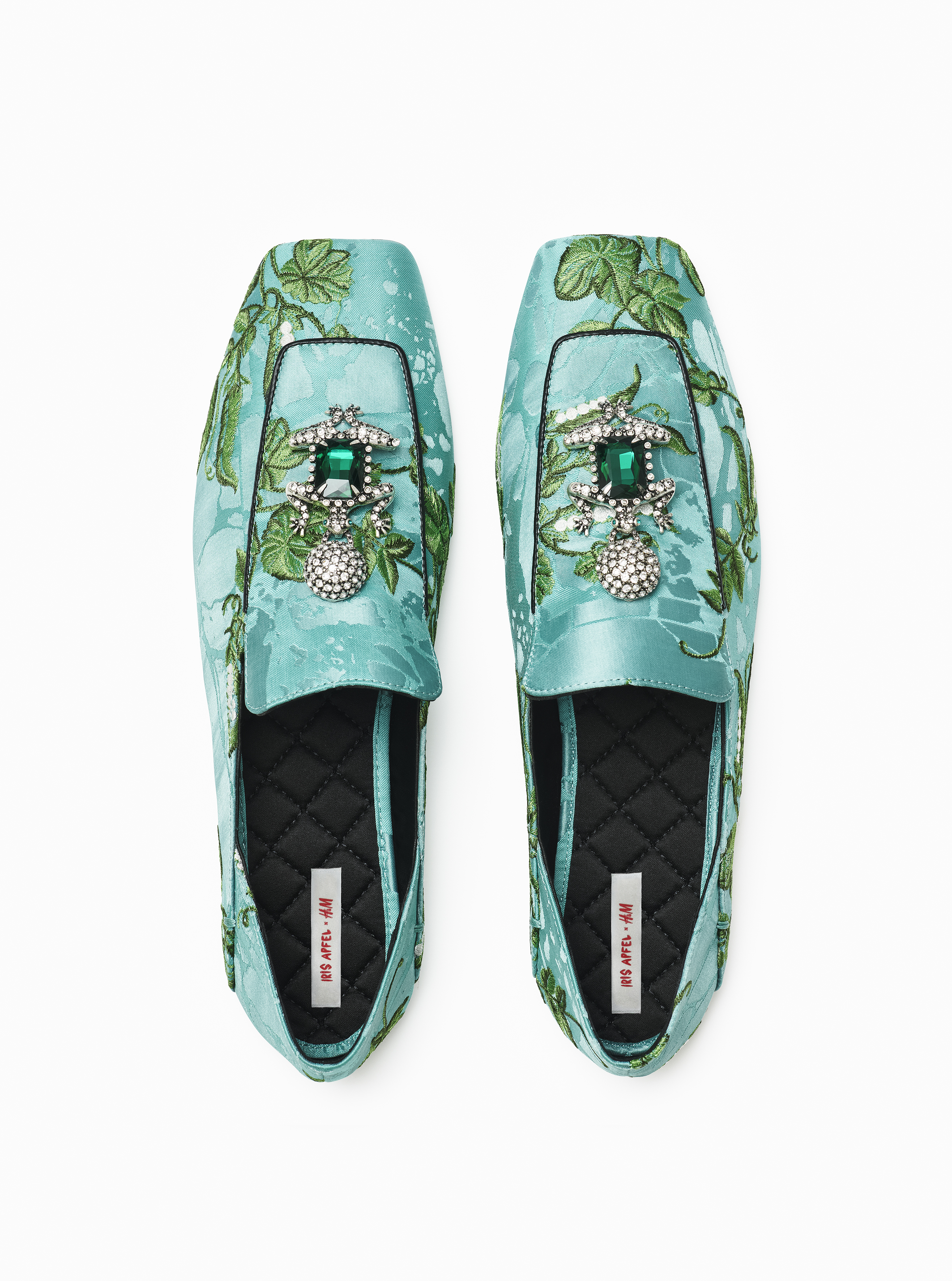 綴飾錦緞花紋家居鞋。NT$4,999（H&M提供）