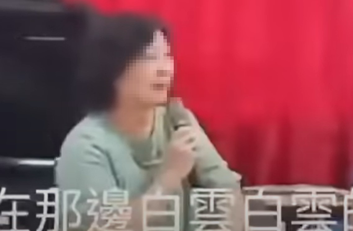 中一中呂姓音樂教師遭到網友起底，曾因不滿被學生取綽號「白雲」影射發飆。（翻攝自中華民國閱兵影像 YT頻道）