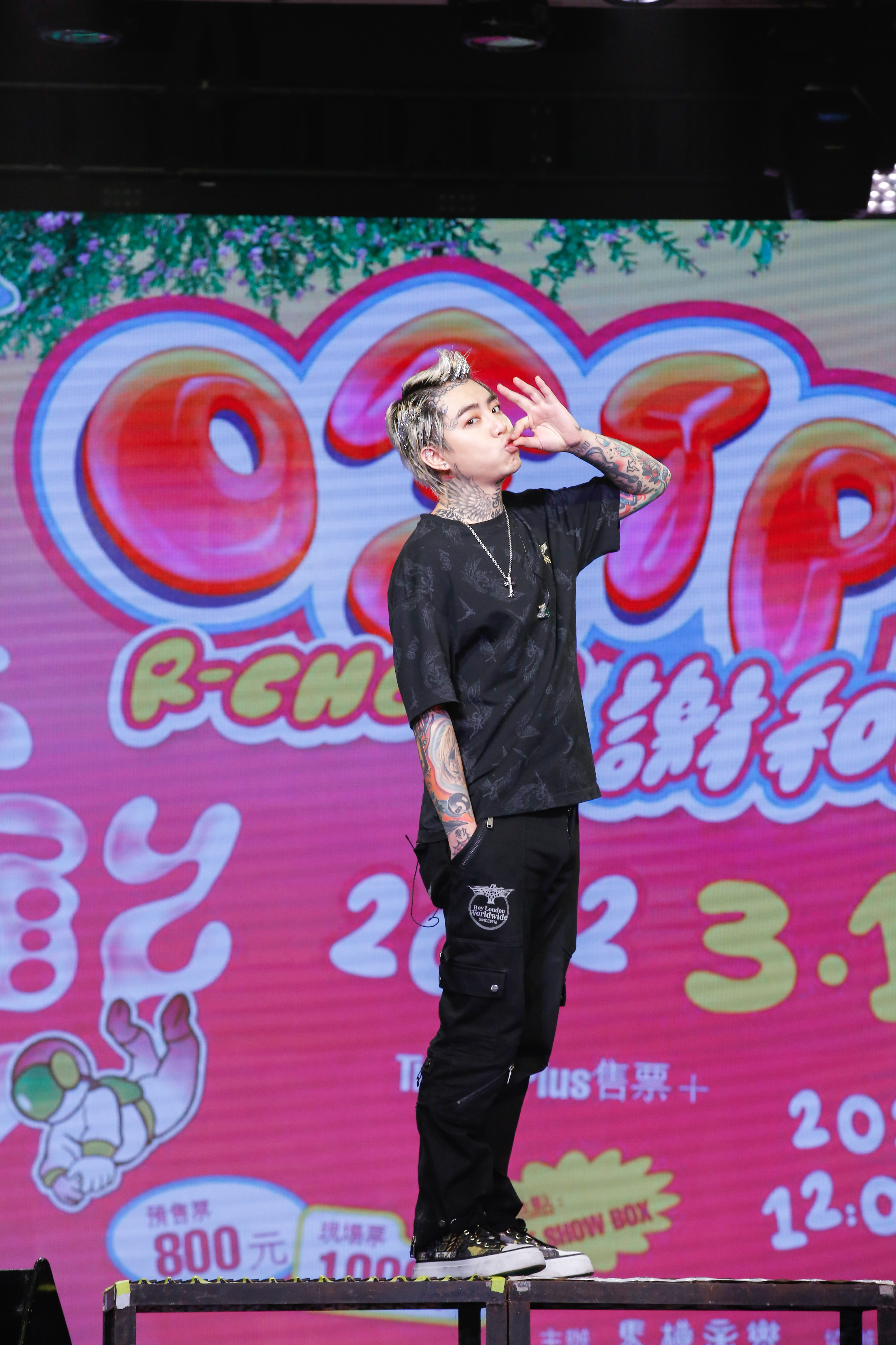 謝和弦在大直ATT SHOWBOX舉辦《哈們》演唱會。