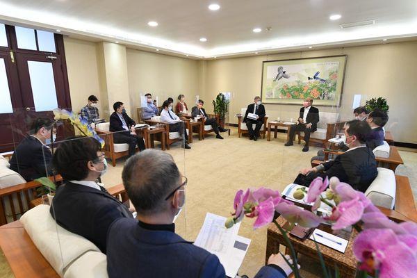 蘇貞昌召開擴大防疫會議。(行政院提供)