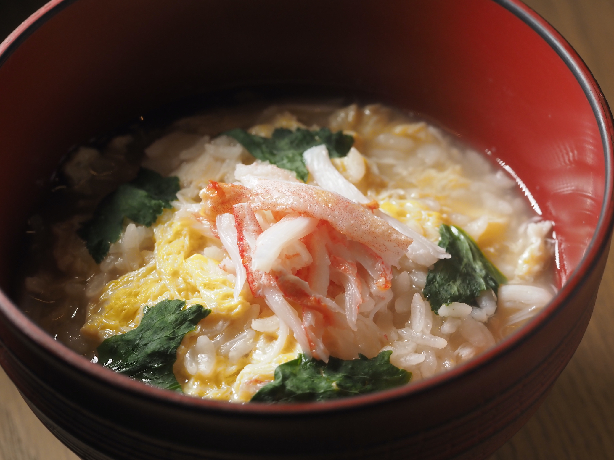 食事是「松葉蟹黃金雜炊」。（日本佐賀特別套餐菜色）