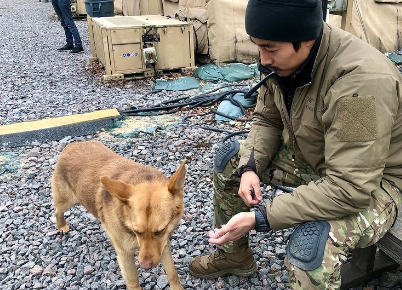 韓國網紅李根大尉前往烏克蘭加入志願軍，如今生死未卜。（翻攝自Instagram @rokseal）