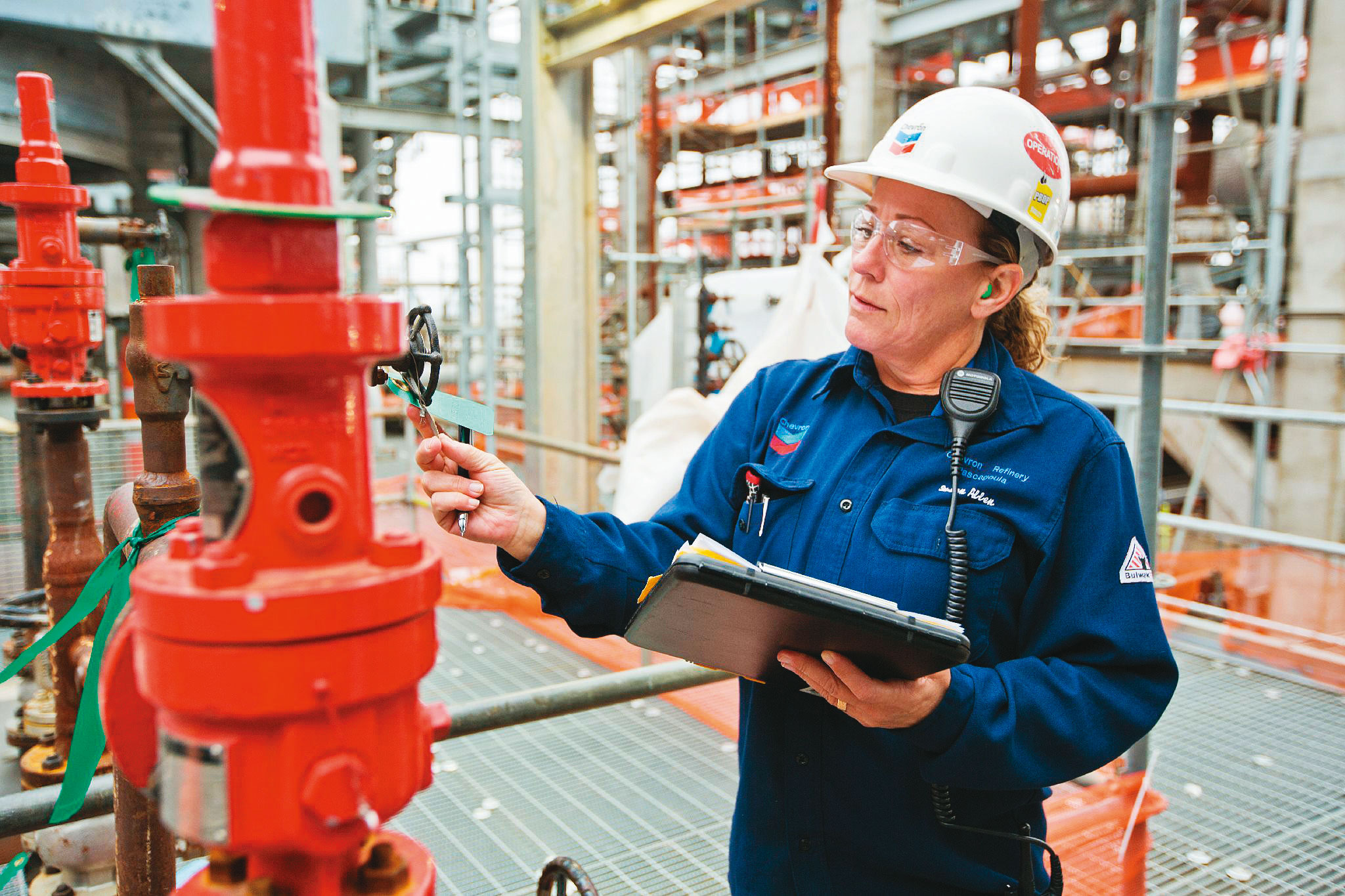 原物料上漲帶來的通膨問題，將侵蝕民眾的實質所得，進而影響消費動能。（翻攝Chevron臉書）