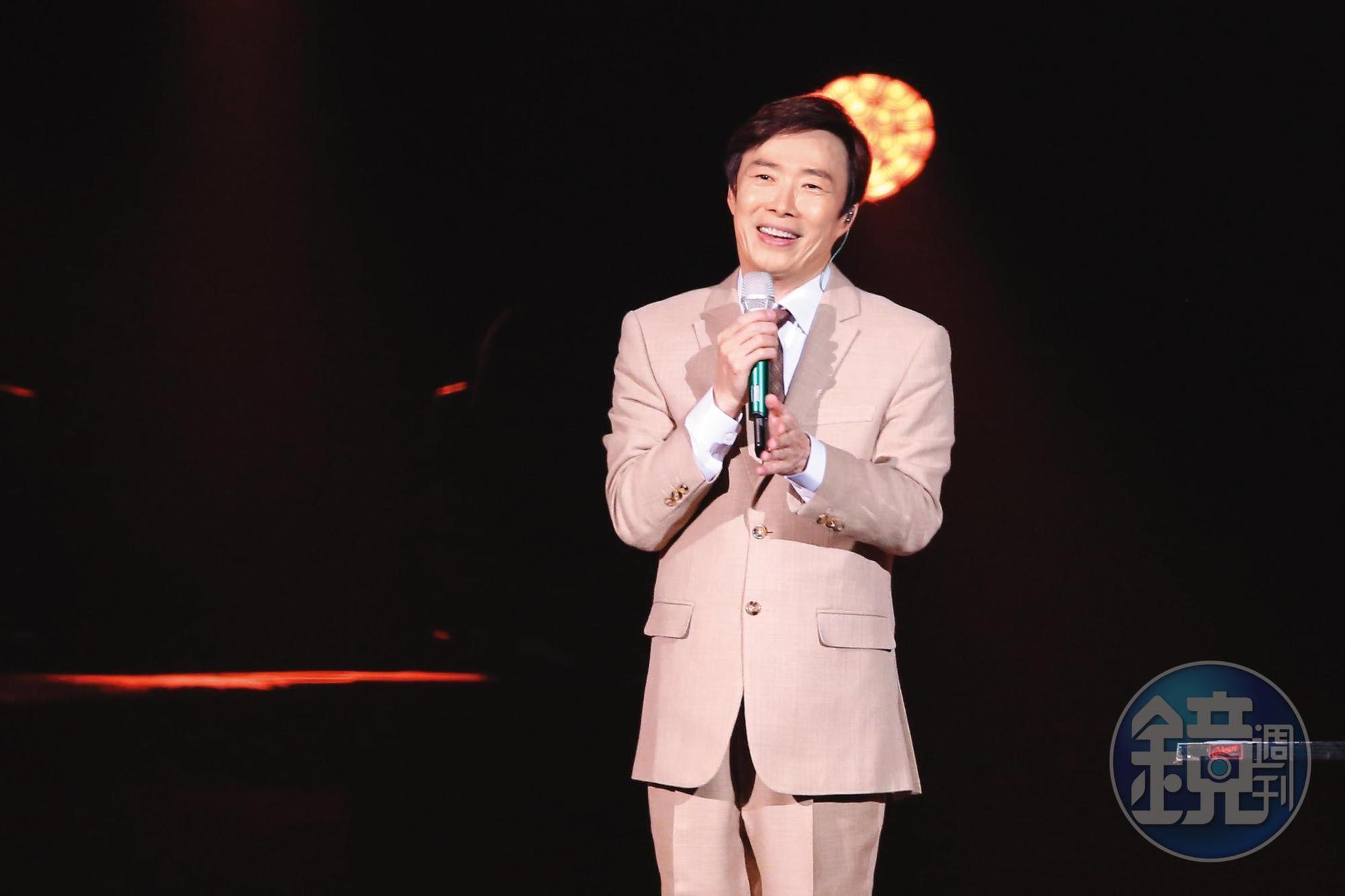 費玉清也以告別演唱會方式，宣布封麥。