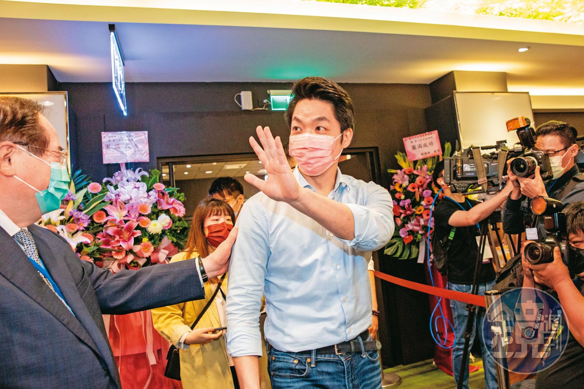 面對蘇貞昌的攻擊,蔣萬安(圖)數日來的回應絲毫不見戰力,讓人無可避免地聯想到連勝文。