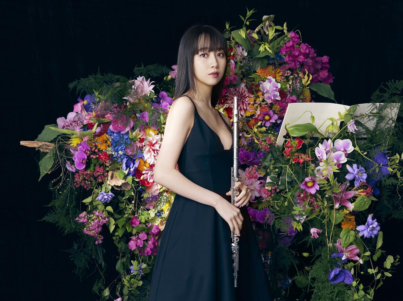 COCOMI首張個人古典音樂專輯《de l'amour》數位專輯 4月29日全球同步發行。(華納提供)