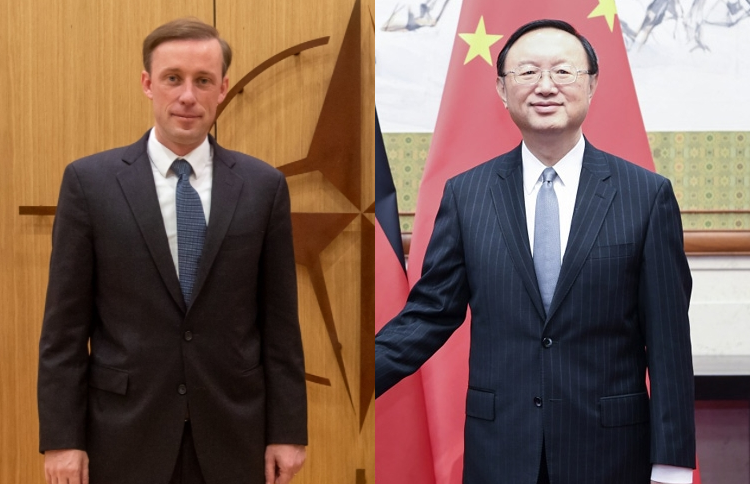 美國國安顧問蘇利文(左)與中共外事主任楊潔篪(右)在羅馬進行會晤。(翻攝自蘇利文推特/中共政治局網站)
