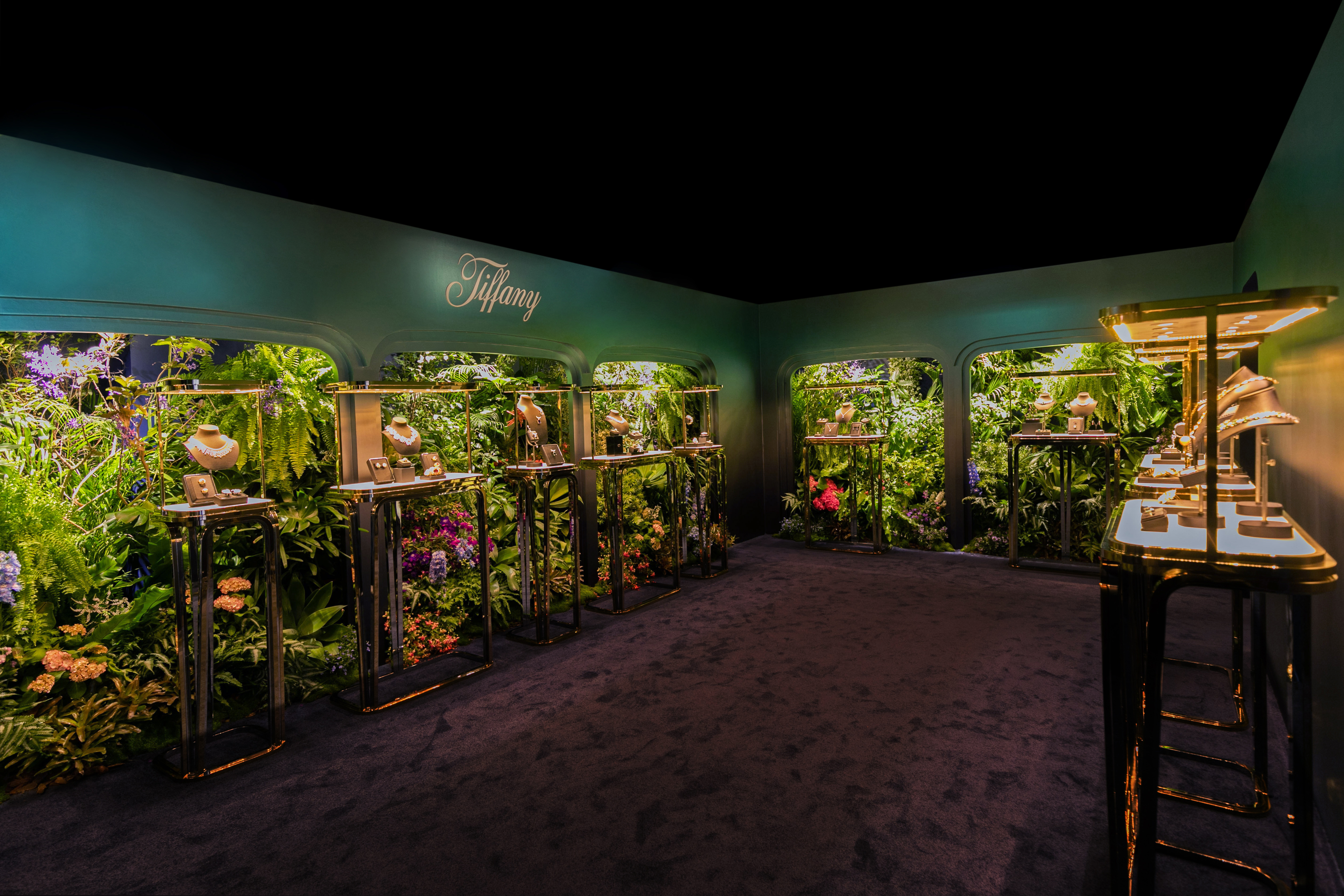 Tiffany 2022自然綺想高級珠寶展以展現大自然之美為空間設計。（TIFFANY & Co.提供）