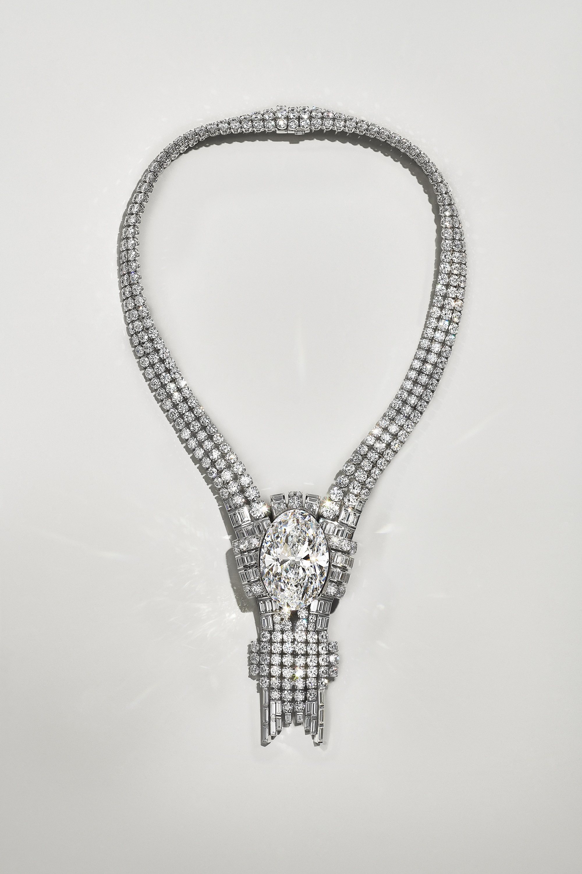 Tiffany以重逾80克拉帝國鑽石重現1939年世界博覽會展出的高級珠寶項鍊。約10億元台幣（TIFFANY & Co.提供）