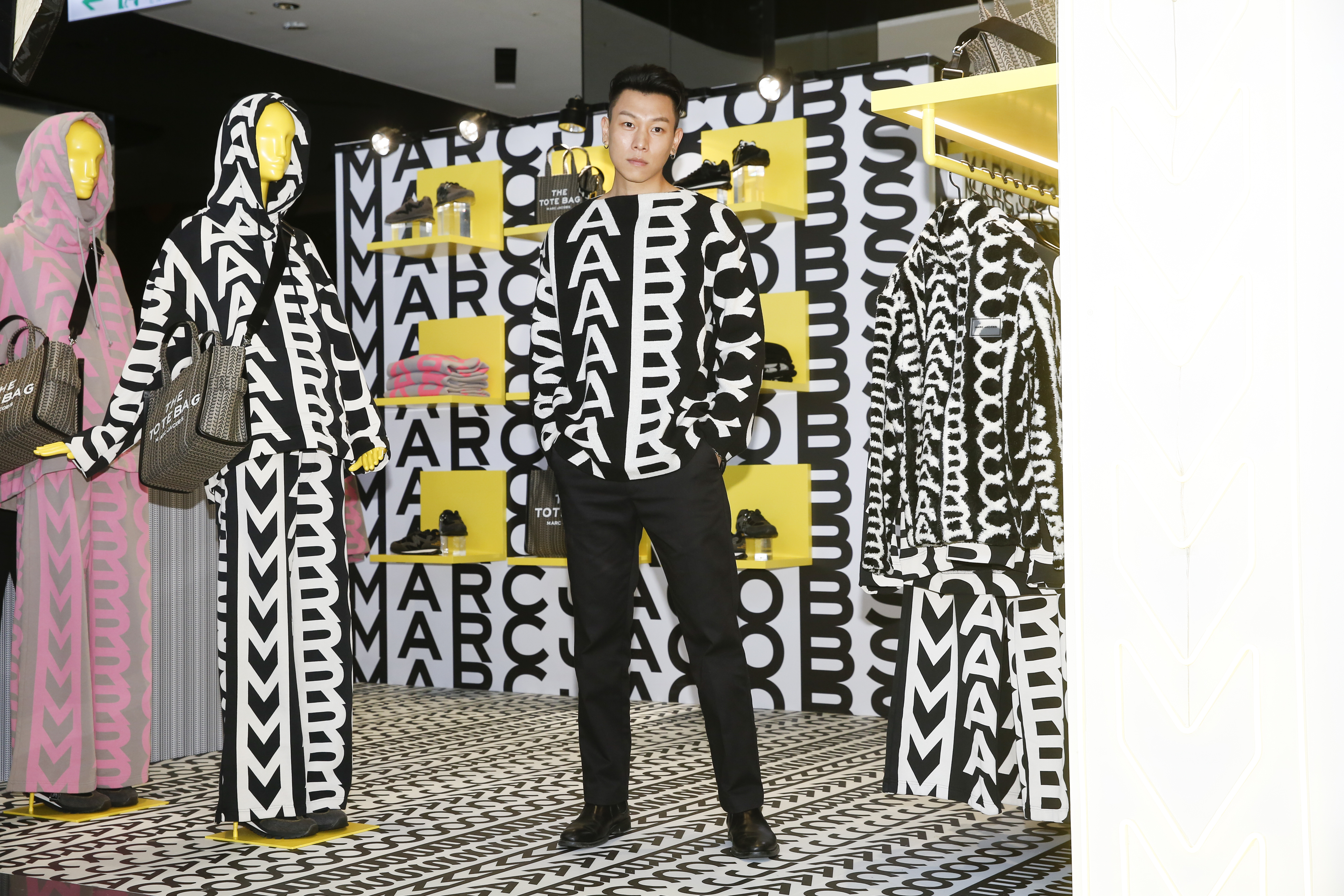 瘦子出席Marc Jacobs 2022春季Monogram圖騰系列期間限定快閃店開幕記者會。