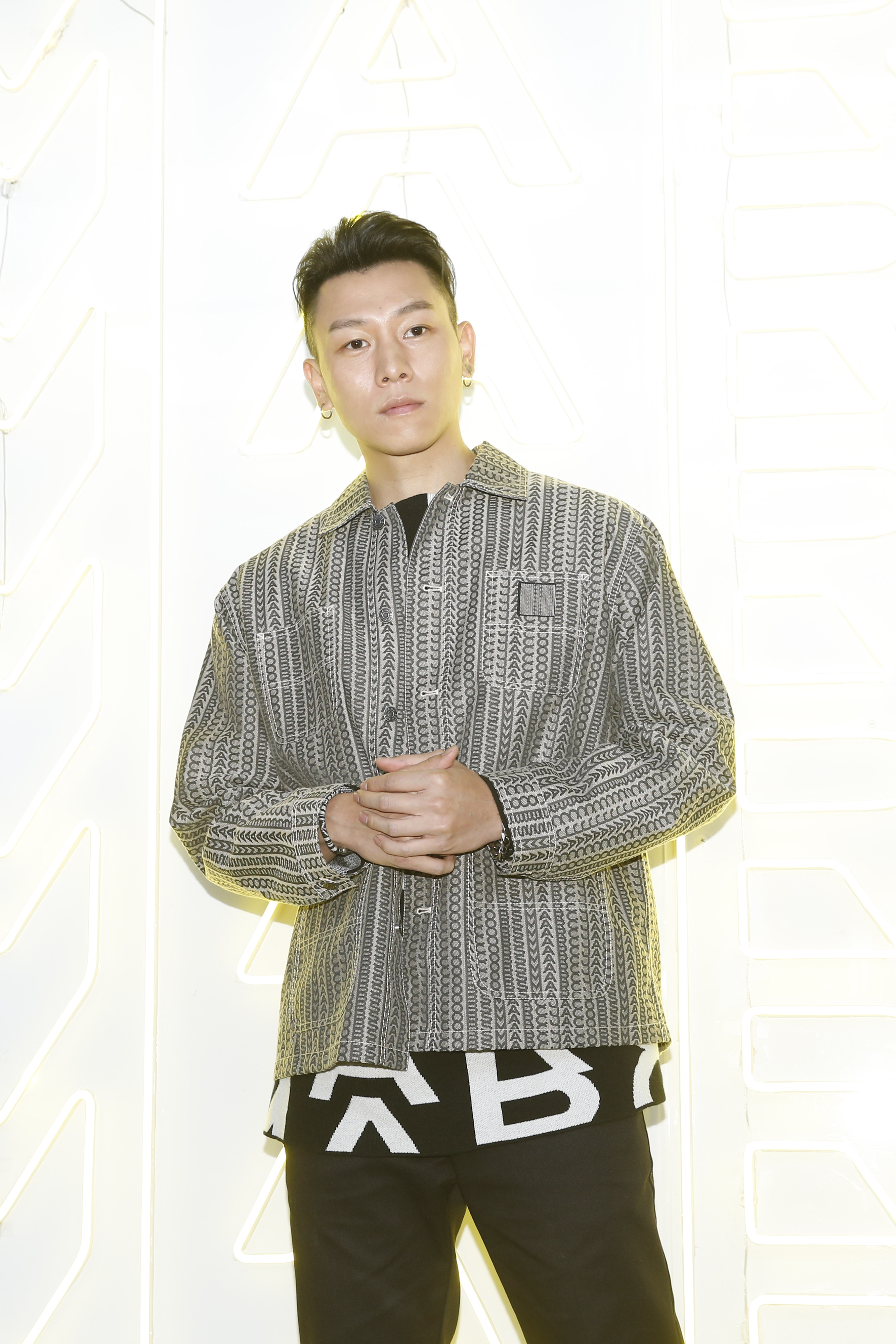 瘦子表示自己鮮少穿著有著大logo的服裝,也不喜歡姓名客製化商品。